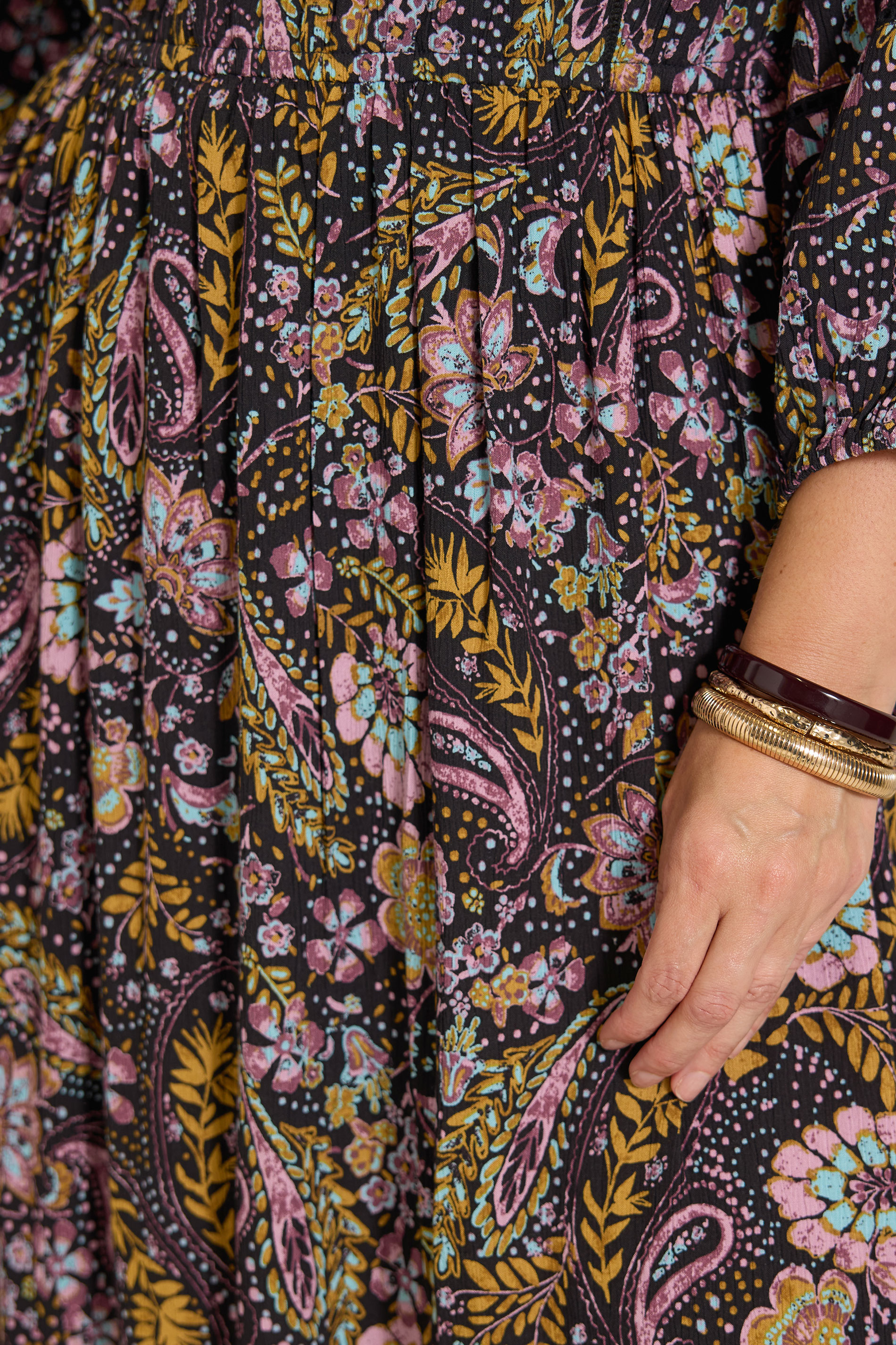 EVANS Plus Size Black Paisley Maxi Dress | Evans 4