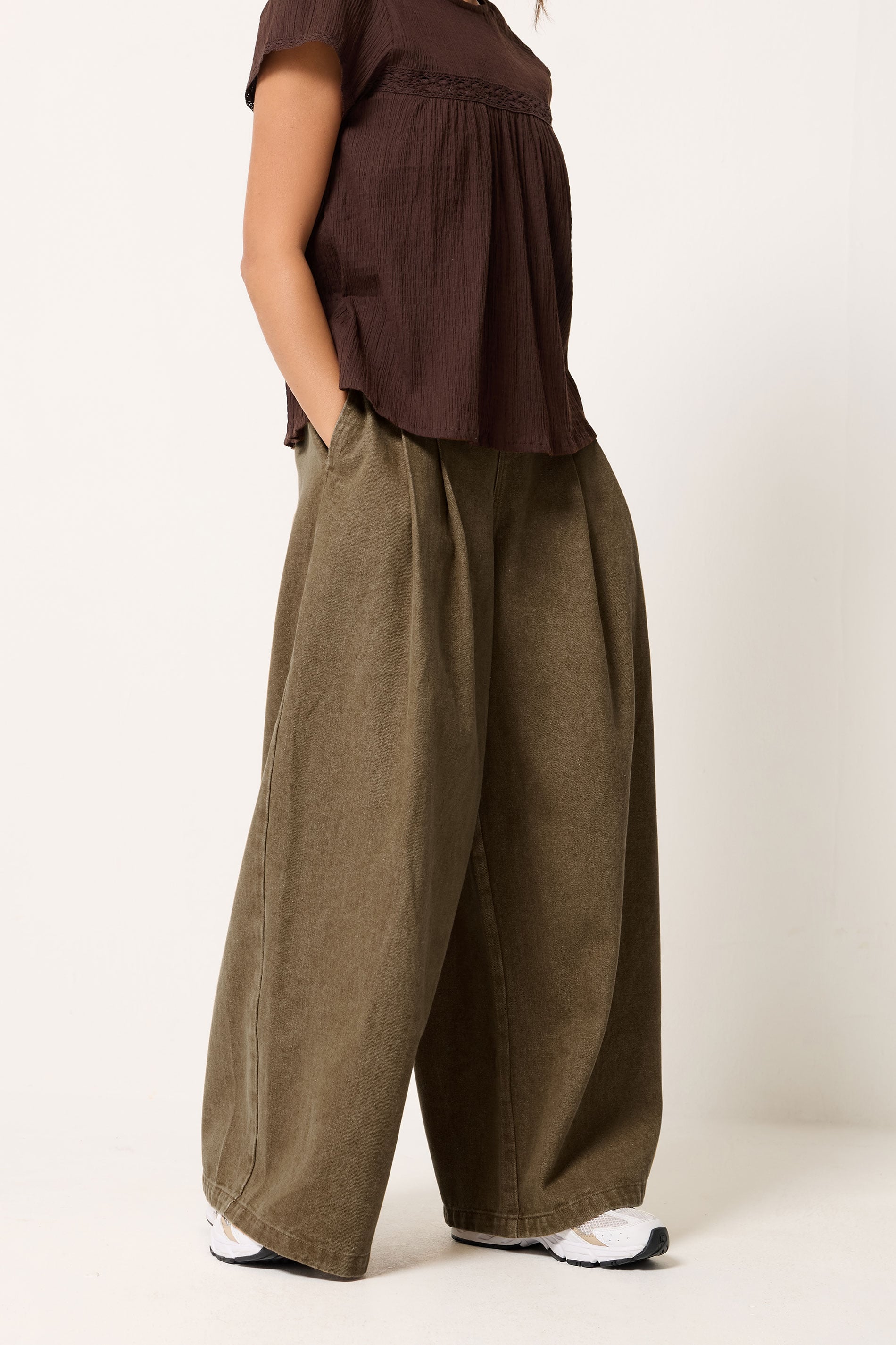 PixieGirl Petite Women's Brown Pleat Front Wide Leg Jeans | PixieGirl 1