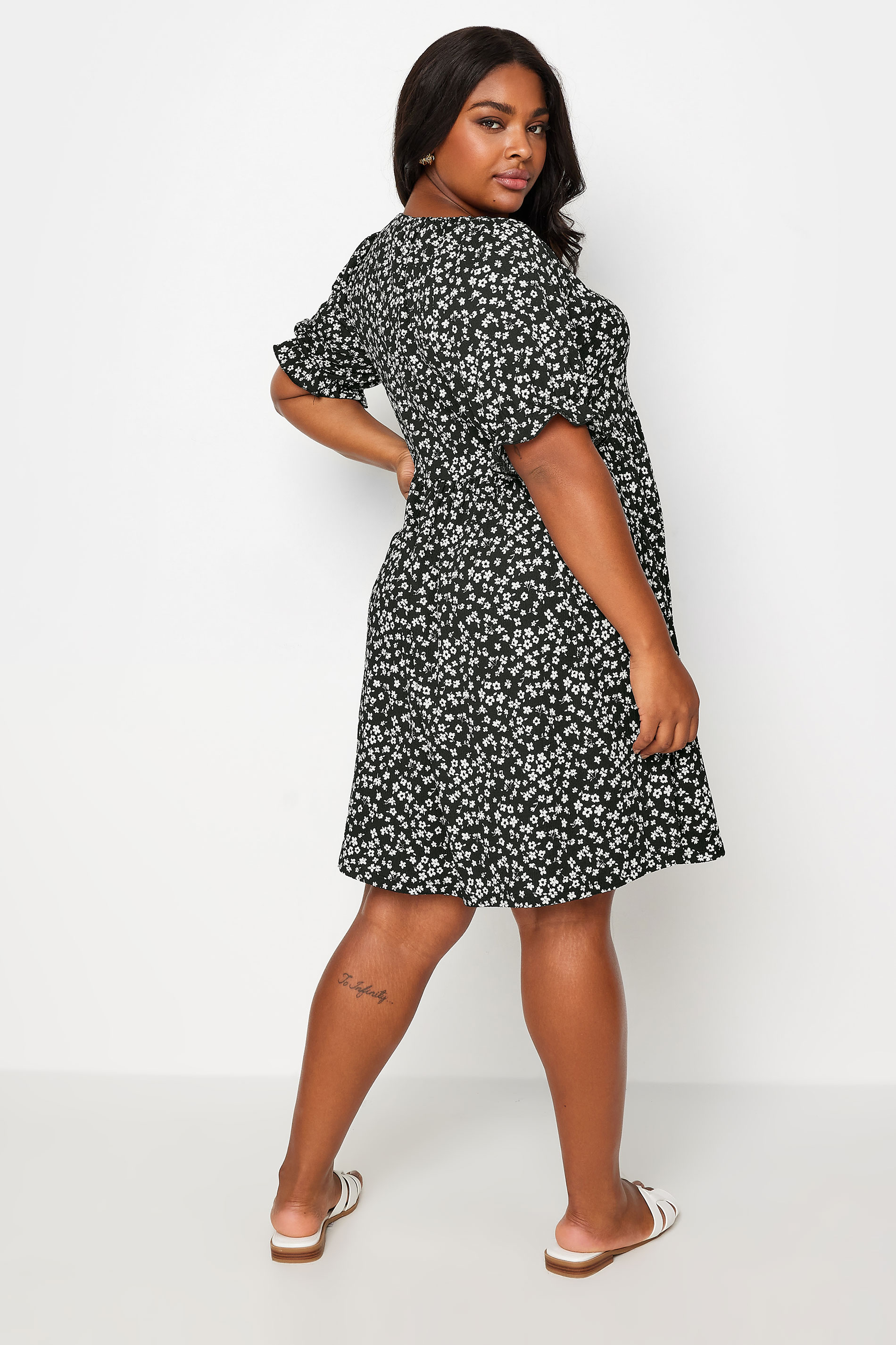YOURS Plus Size Black Ditsy Floral Print Textured Dress | Yours Clothing 3