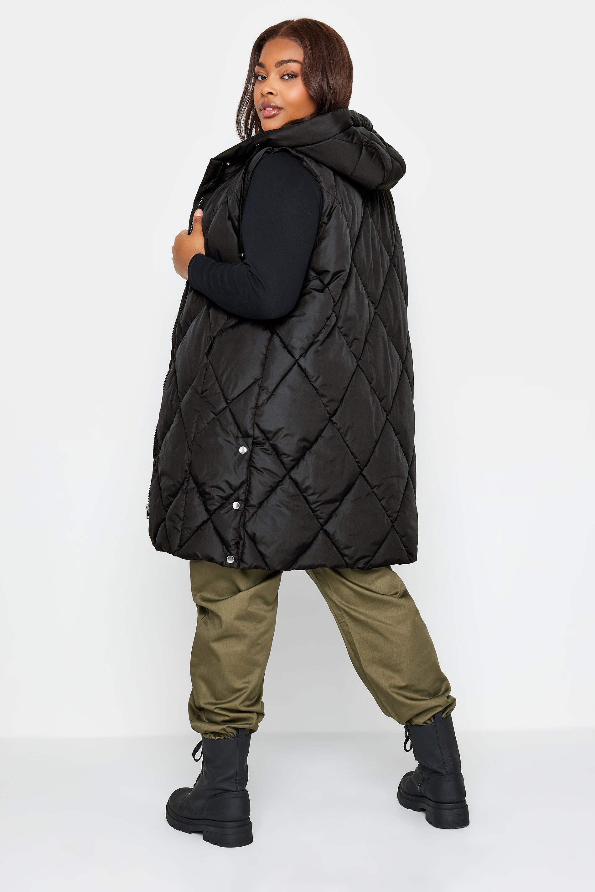 YOURS Curve Black Diamond Quilted Midi Gilet 3