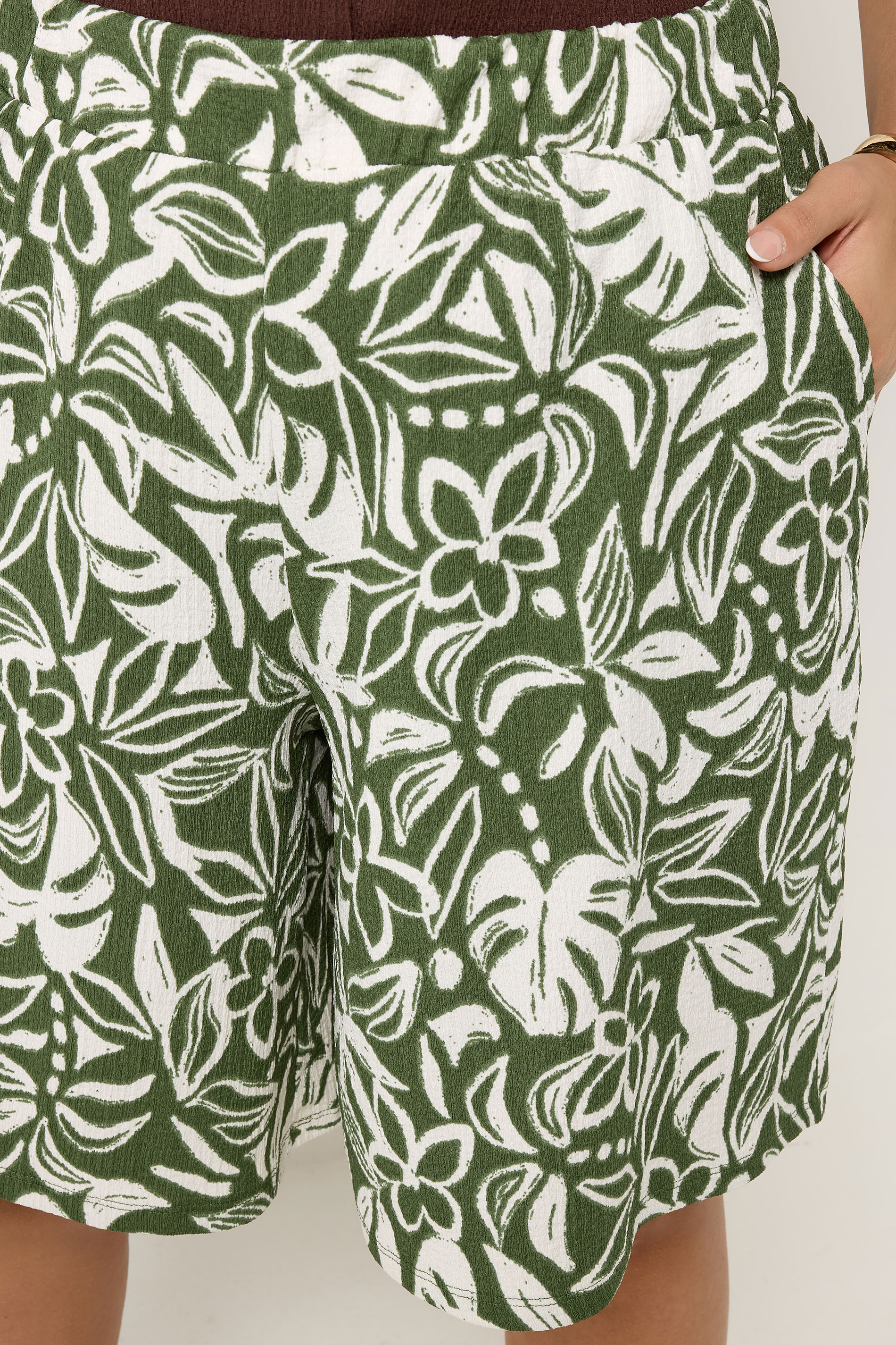 YOURS Plus Size Khaki Green Leaf Print Shorts | Yours Clothing 4