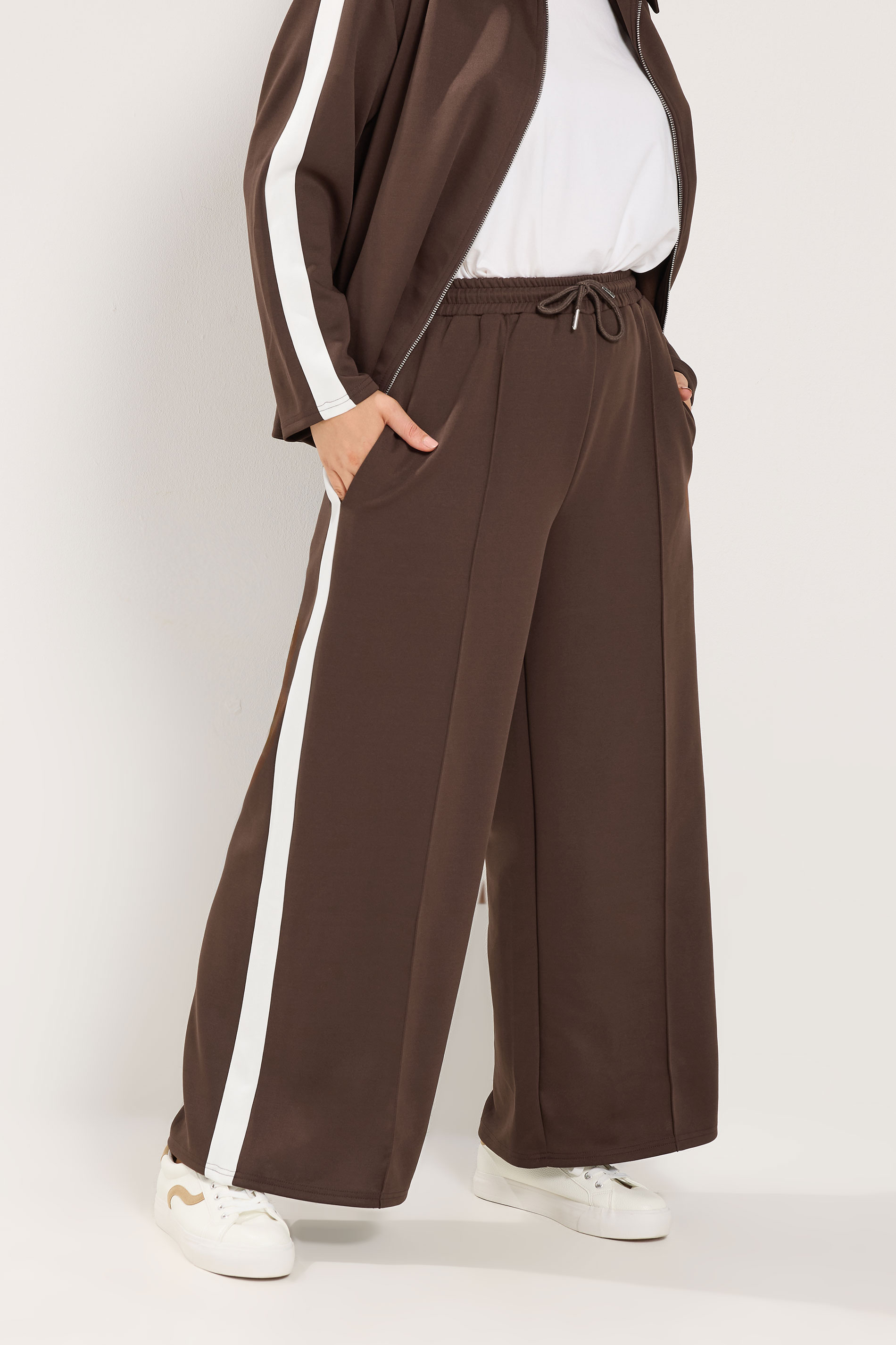 Yours Clothing Yours Chocoladebruine Joggingbroek Met Zijstreepsize 46