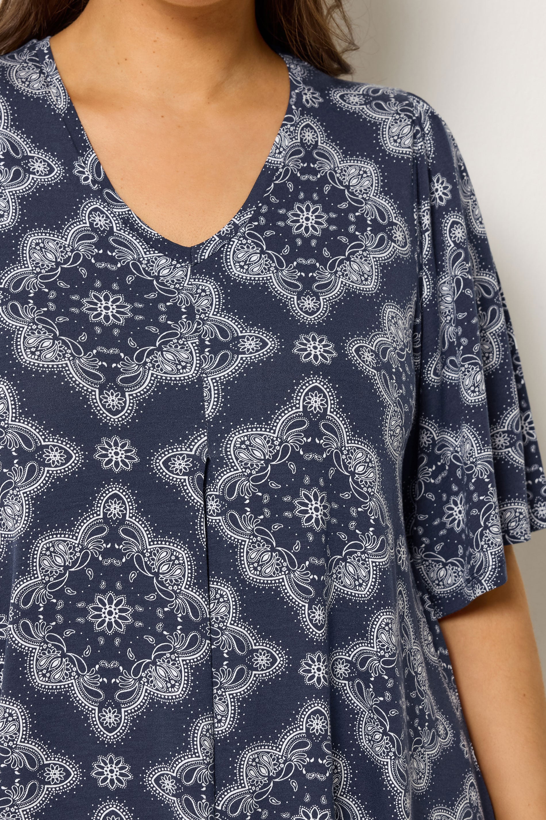 YOURS Plus Size Navy Blue Paisley Print Pleat Front Angel Sleeve Top 4