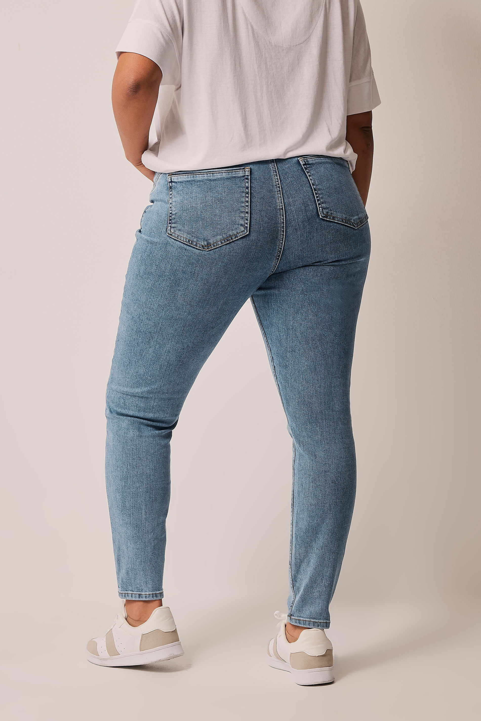 EVANS Plus Size Blue Mid Wash Contour Skinny Jeans | Evans 3