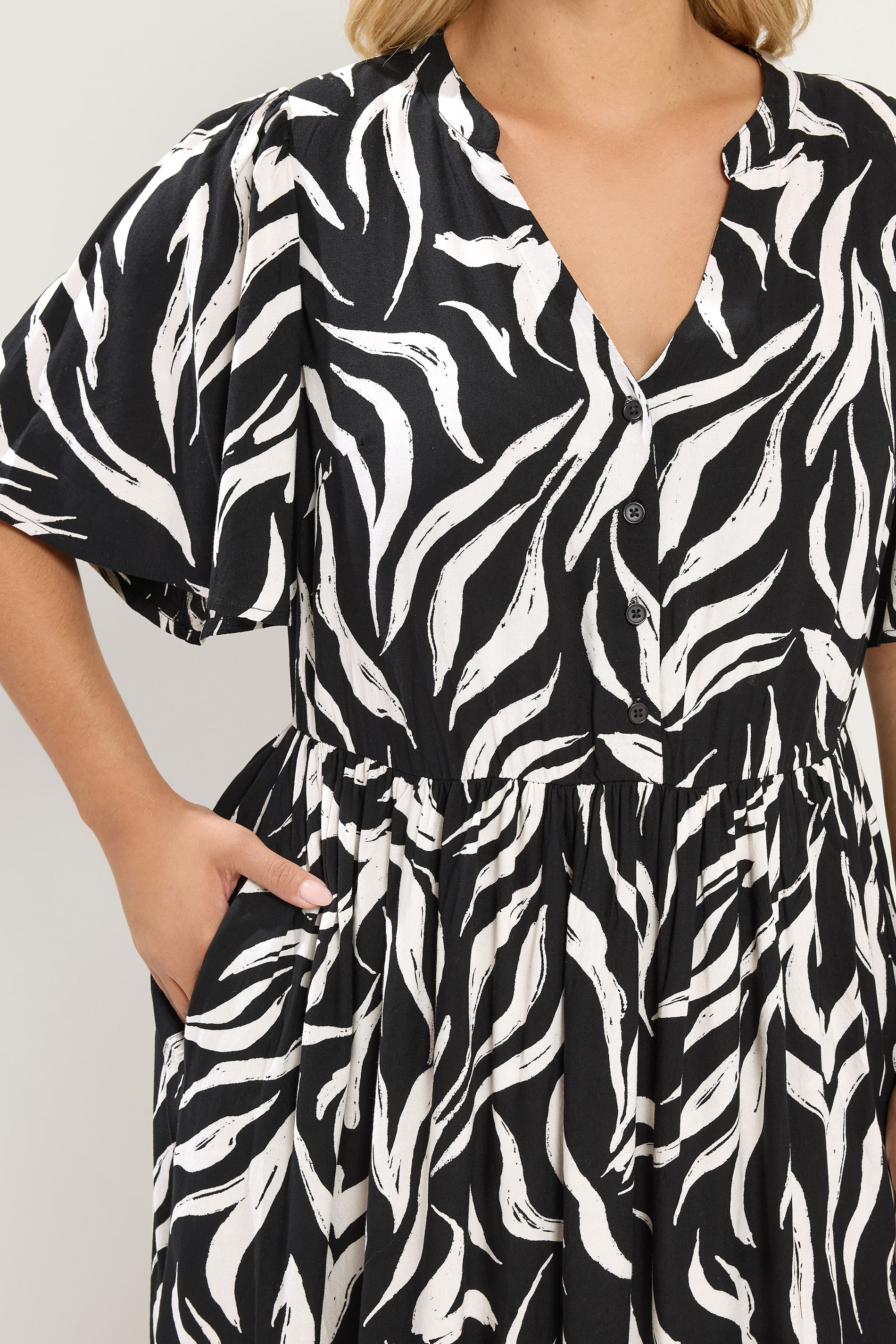 YOURS Plus Size Black Zebra Print Maxi Dress | Yours Clothing 4