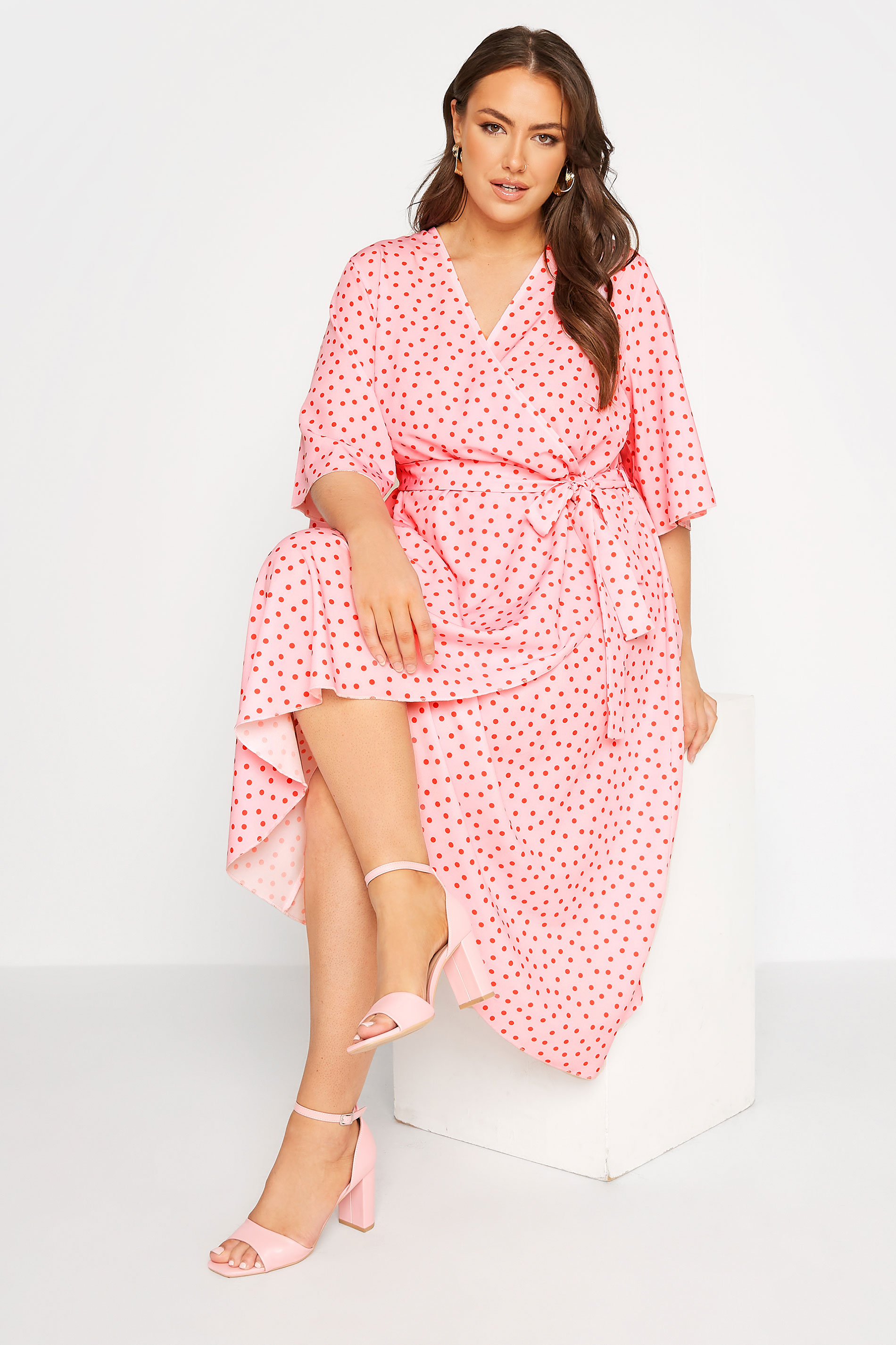 Robes Grande Taille Grande taille  Robes Portefeuilles | YOURS LONDON - Robe Rose à Pois Rouge Style Portefeuille - TP22456