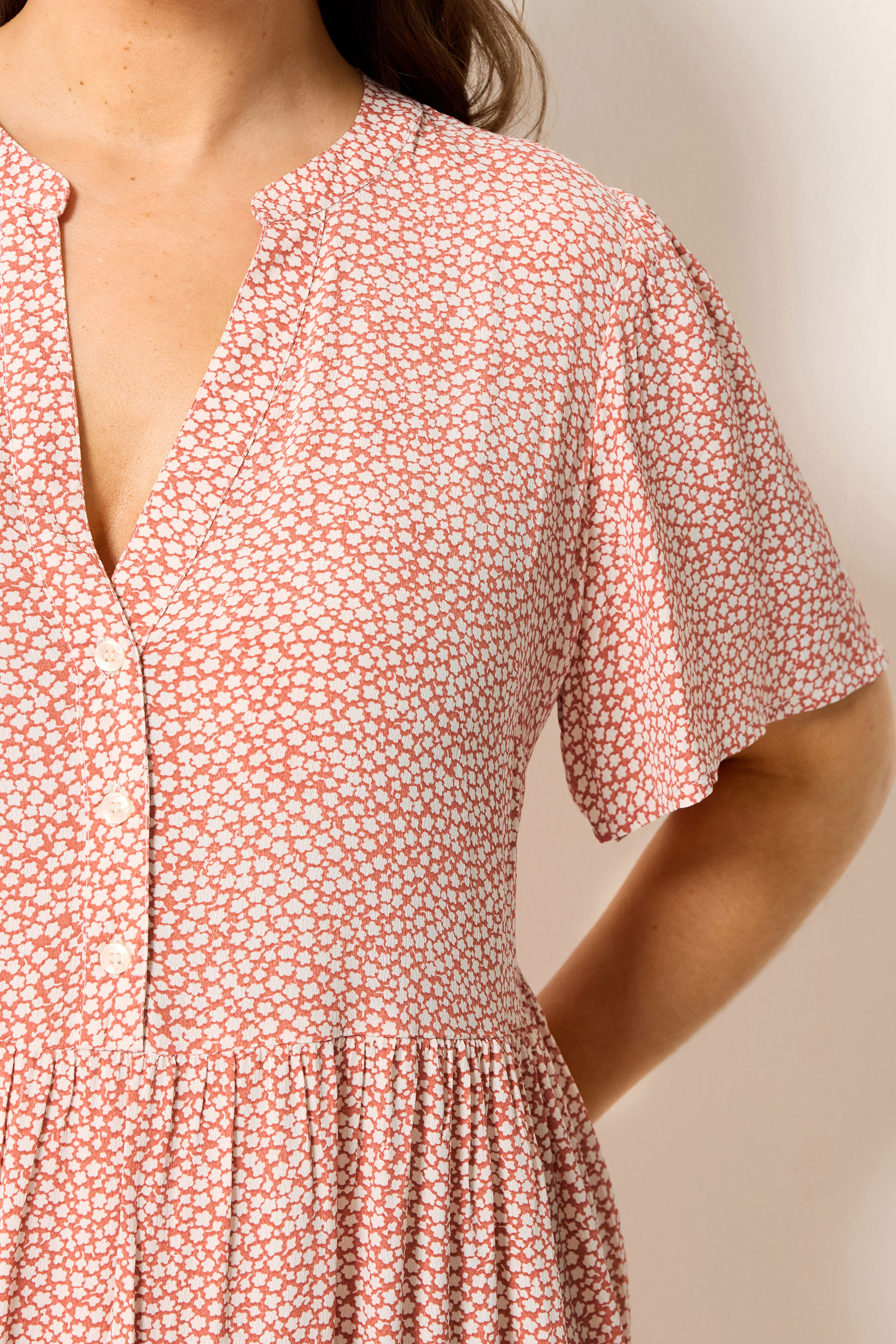 https://cdn.yoursclothing.com/Images/ProductImages/cc105afd-929d-4b_175395_D.jpg