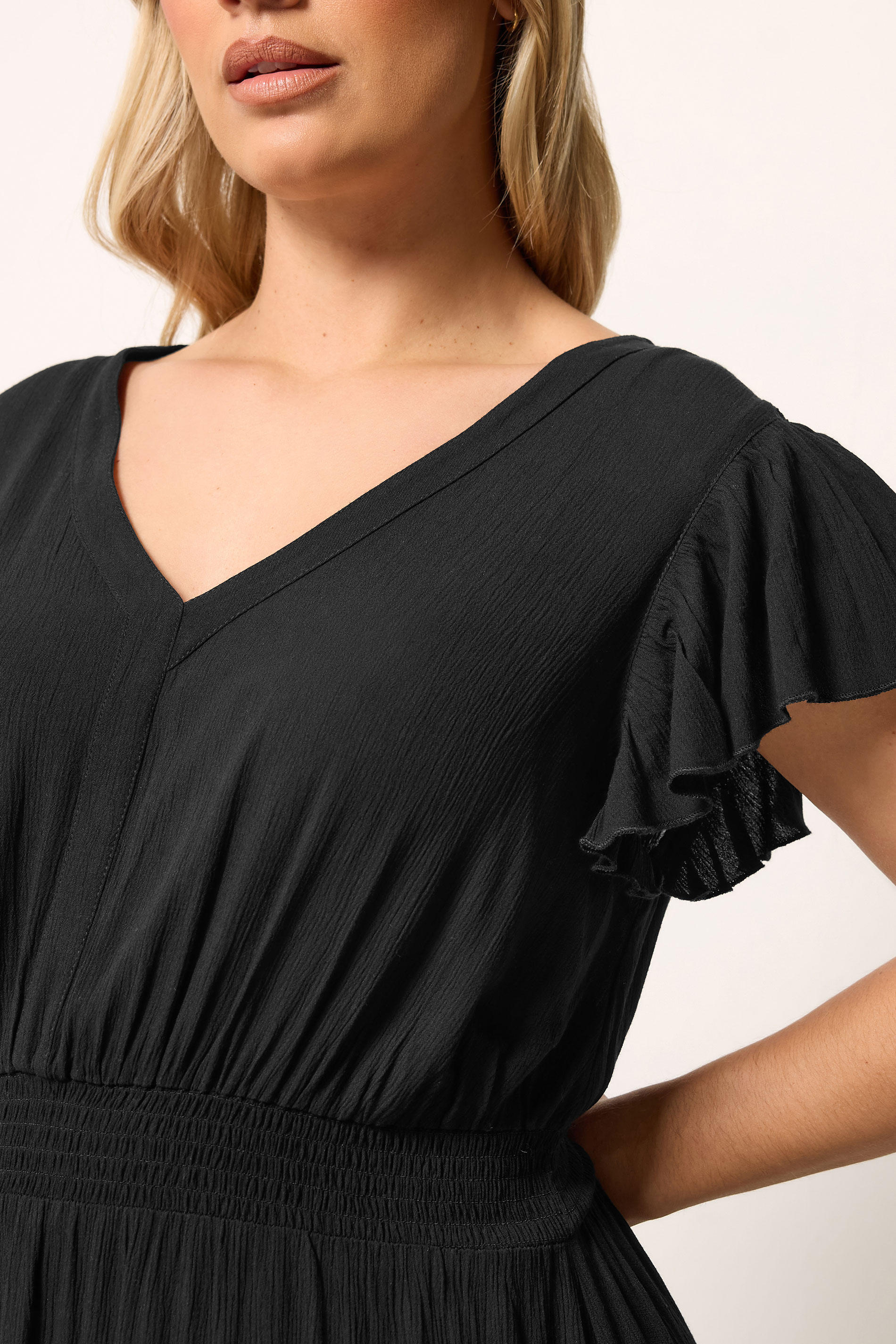 YOURS Plus Size Black Shirred Crinkle Maxi Dress | Yours Clothing 4