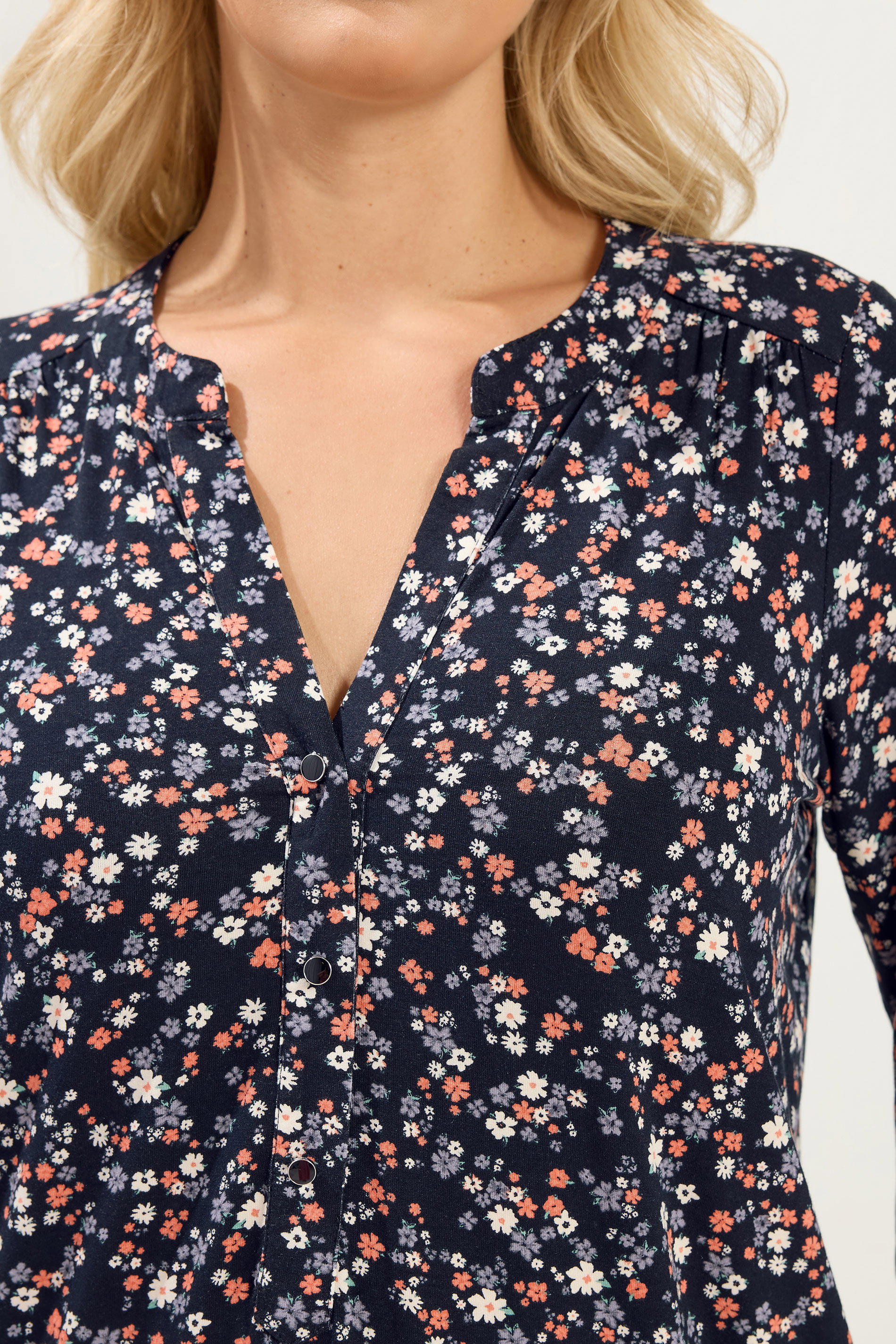 YOURS Plus Size Black Floral Shirt | Yours Clothing 4