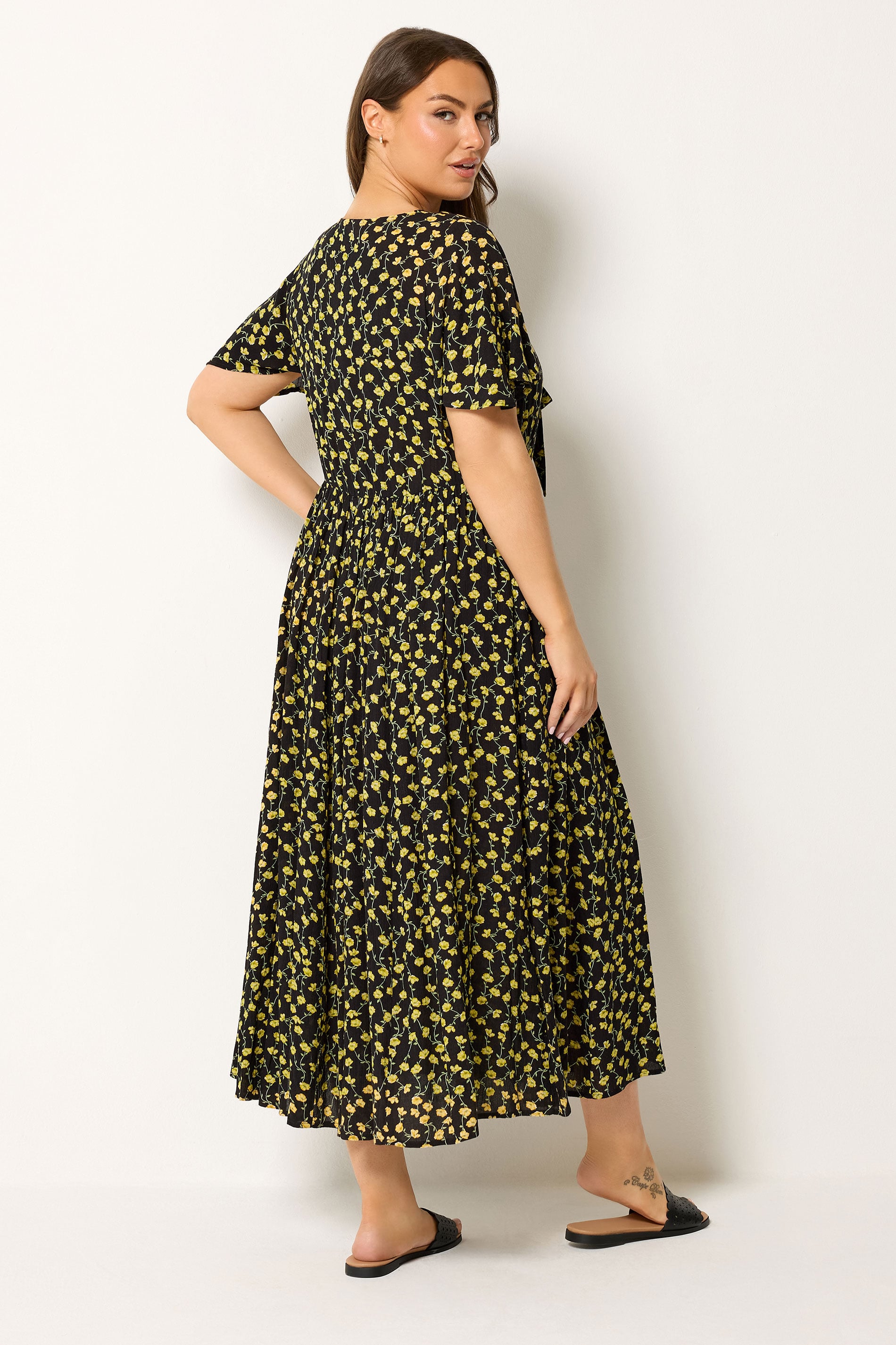 YOURS Plus Size Black & Yellow Floral Crinkle Maxi Dress | Yours Clothing 2