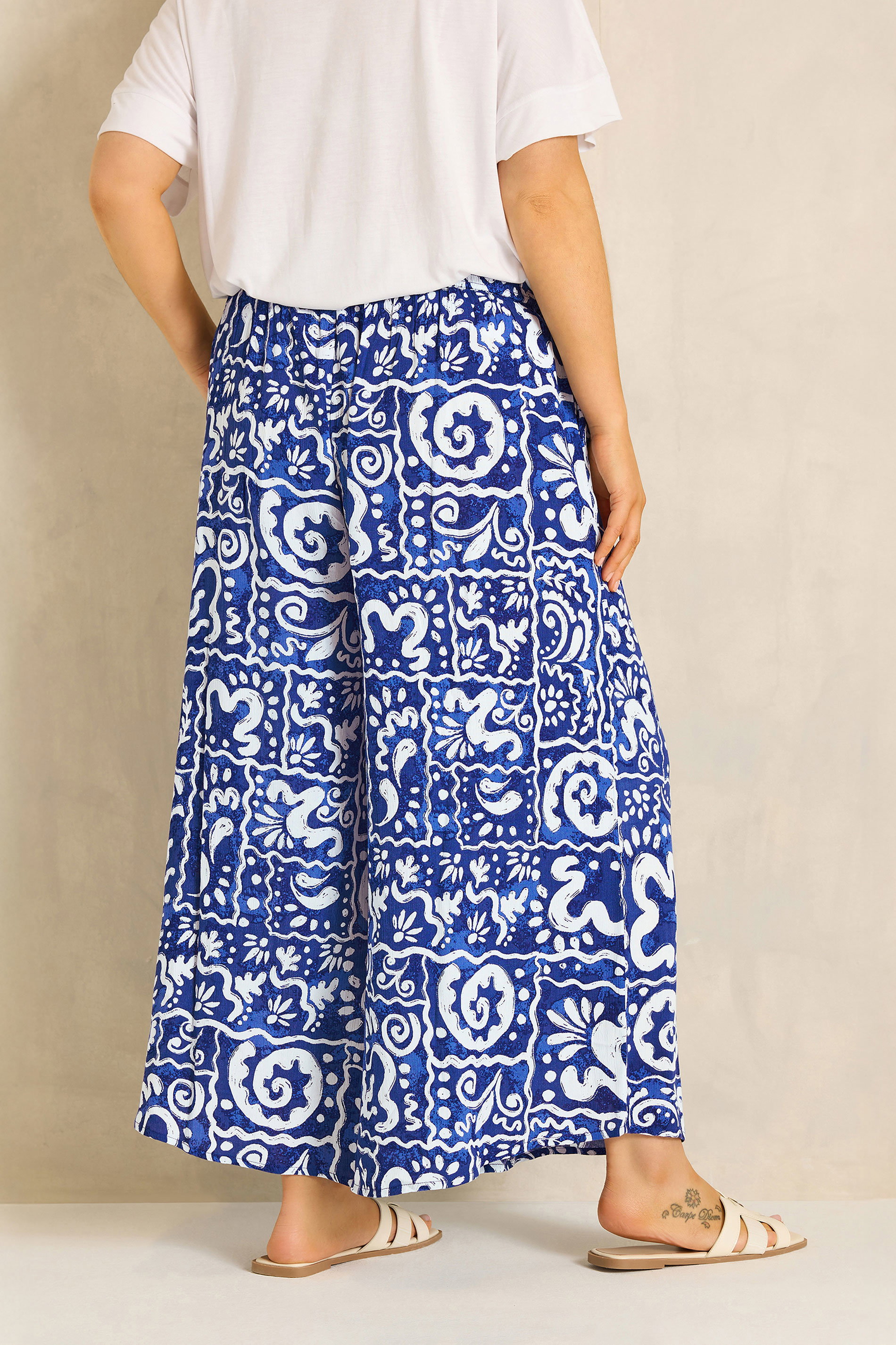EVANS Plus Size Blue Abstract Print Wide Leg Trouser | Evans 4