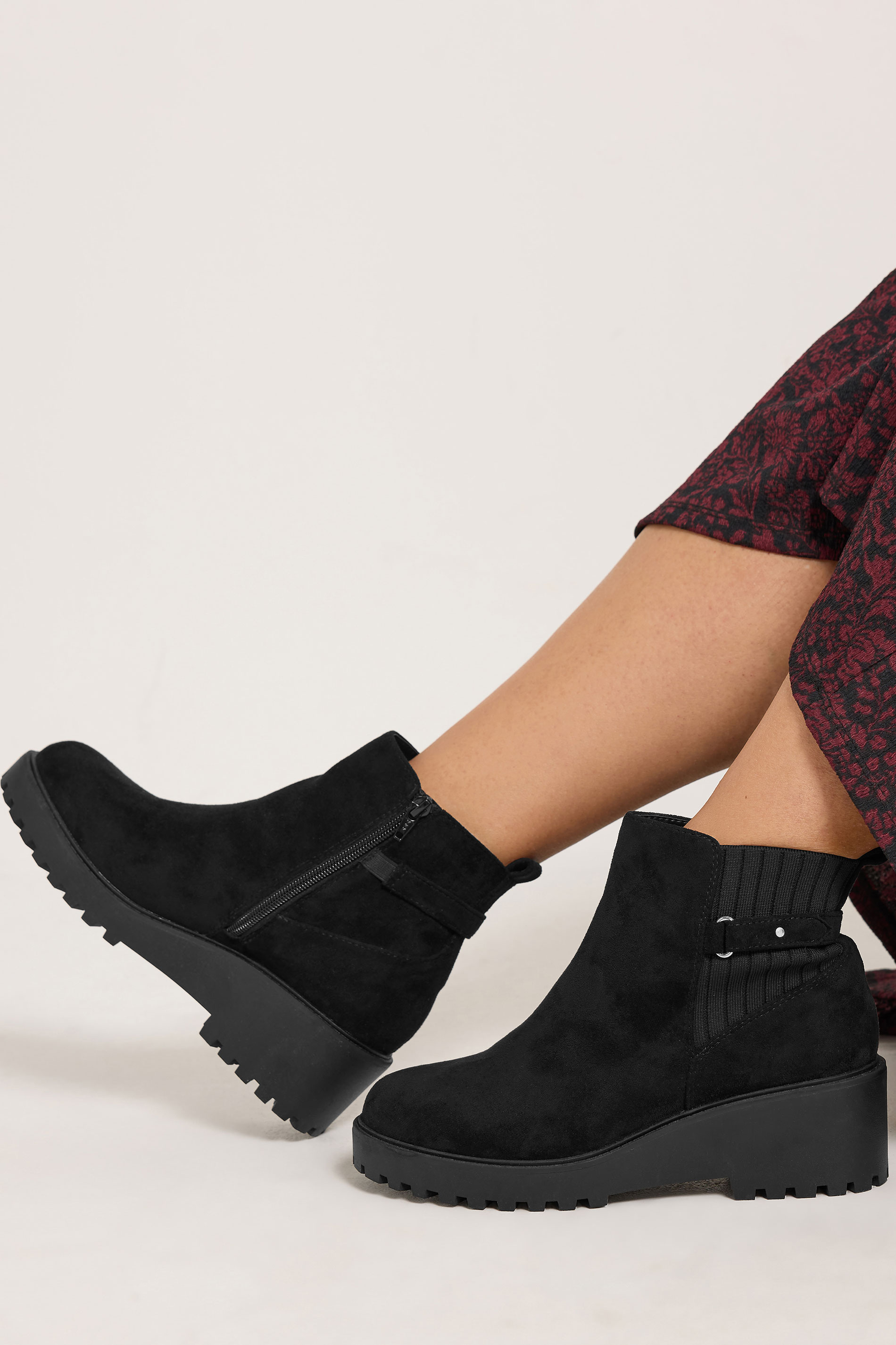 Yours Zwarte Sleehaklaarzen Met Gespdetail In Extra Brede Eeepasvormsize 37EEE
