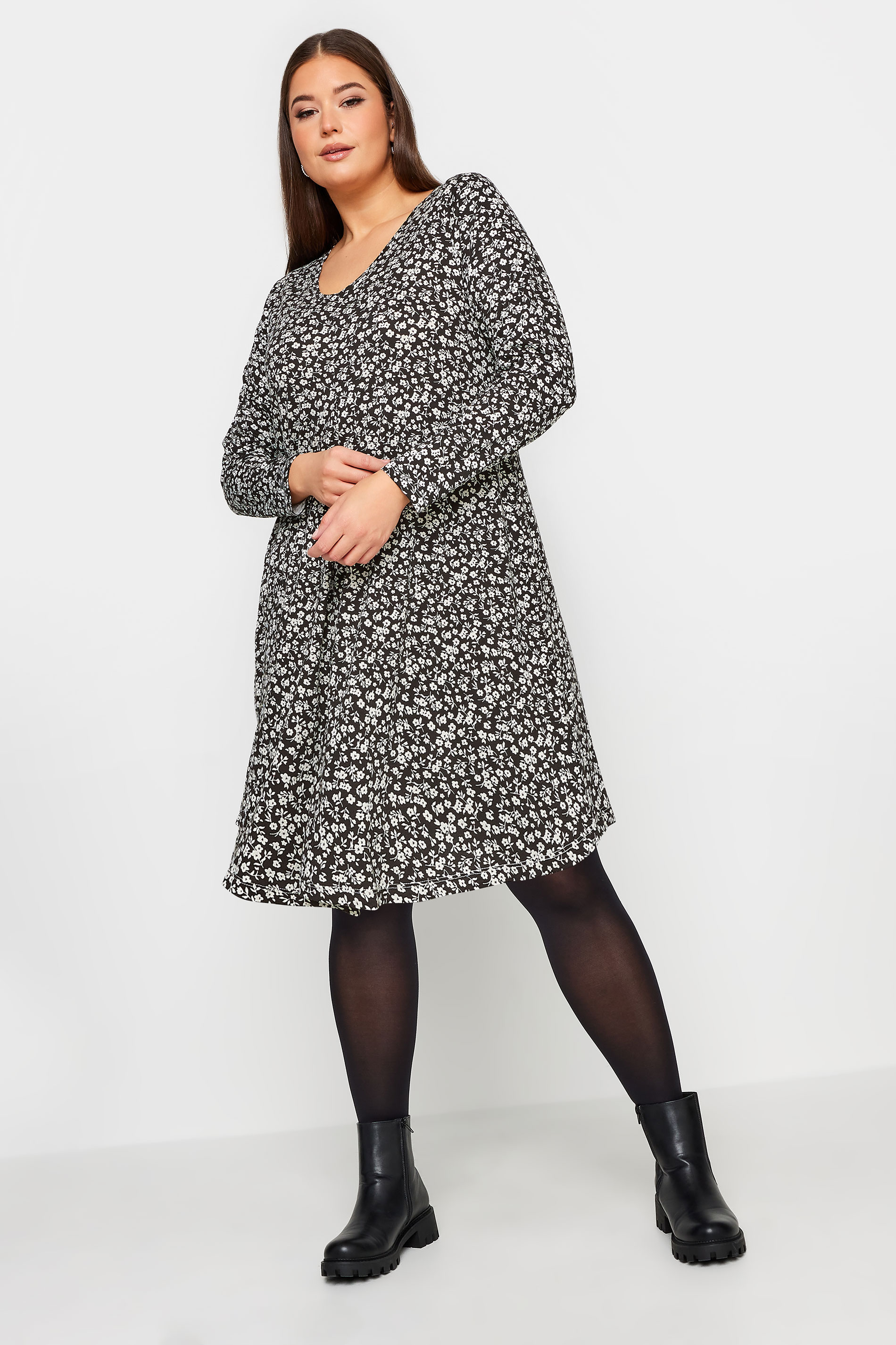 YOURS Plus Size Black & White Ditsy Floral Print Swing Dress | Yours Clothing 2