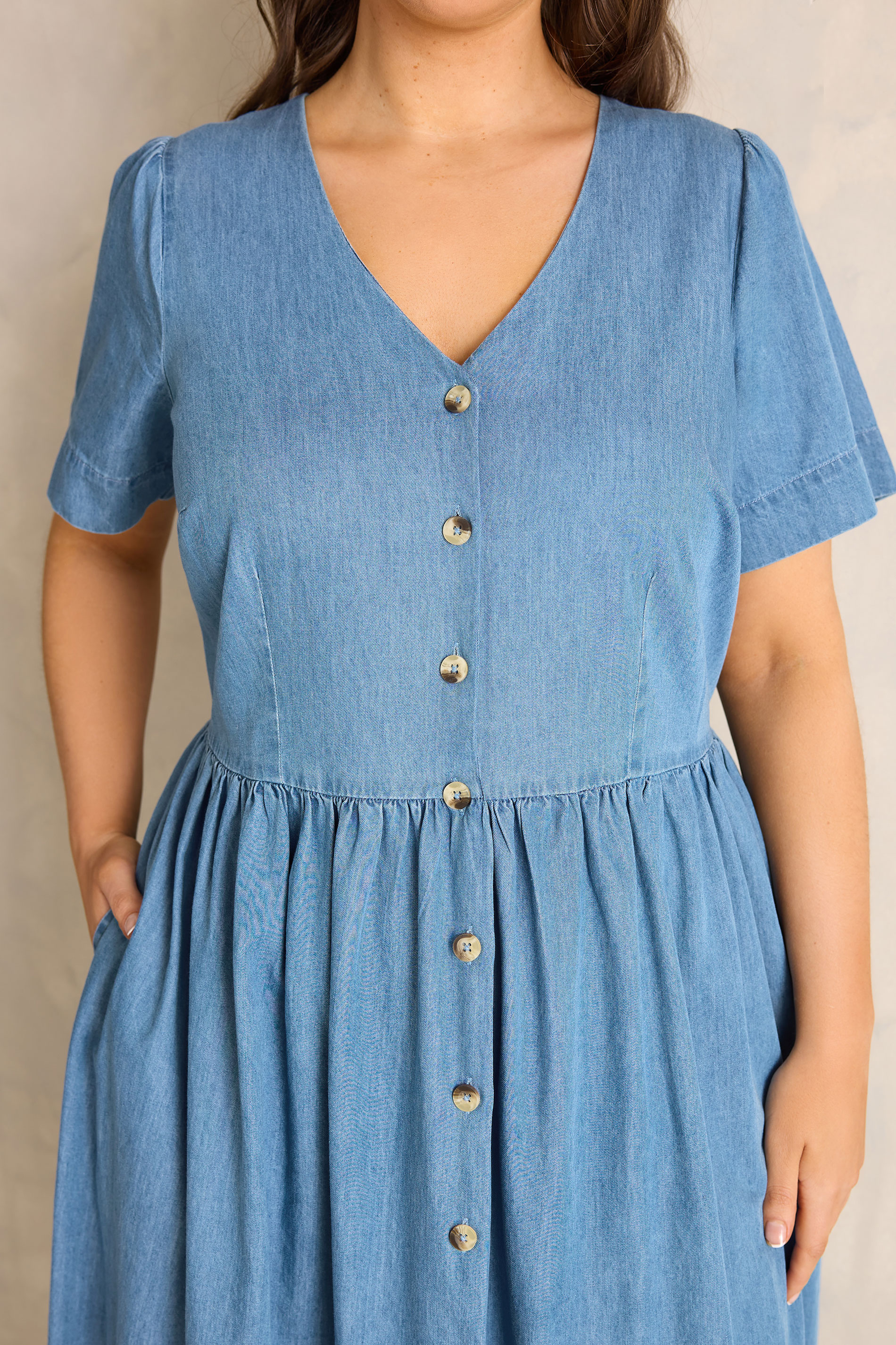 EVANS Plus Size Lightwash Blue Cotton Denim Dress | Evans  4