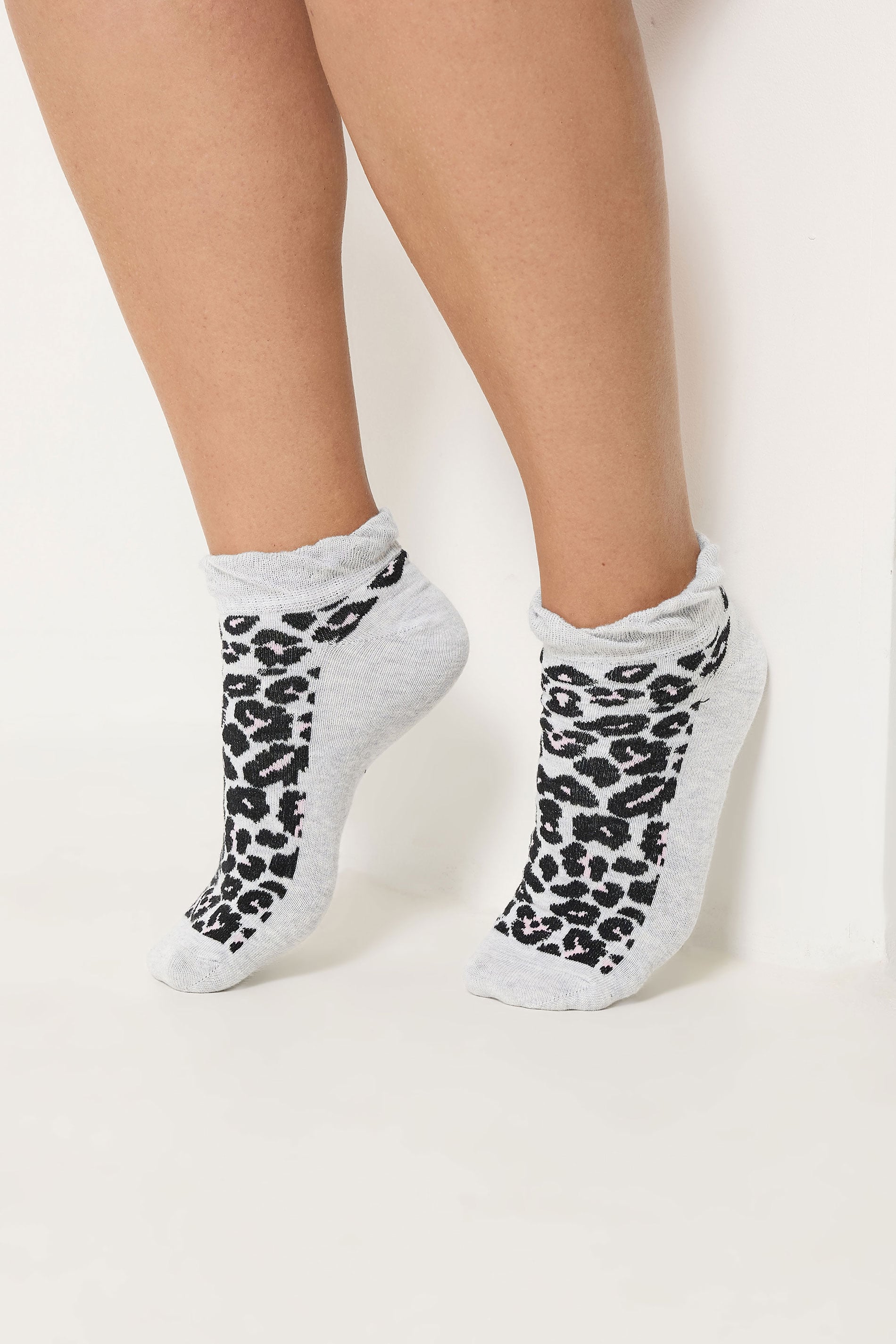 YOURSET 4 PACK Plus Size Black Animal Print Trainer Liner Socks | Yours Clothing 2