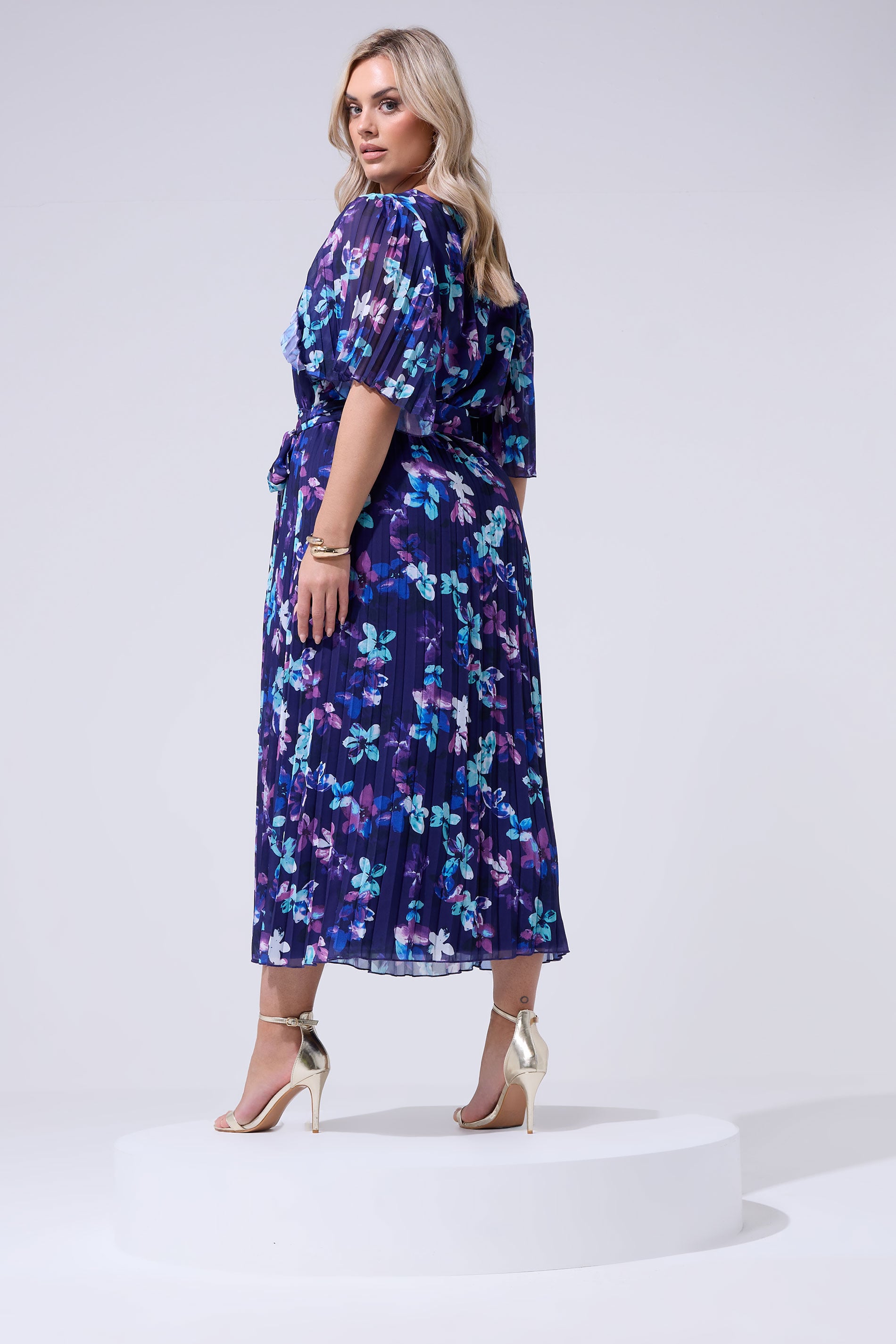 YOURS LONDON Plus Size Blue Floral Pleated Maxi Dress | Yours Clothing 2