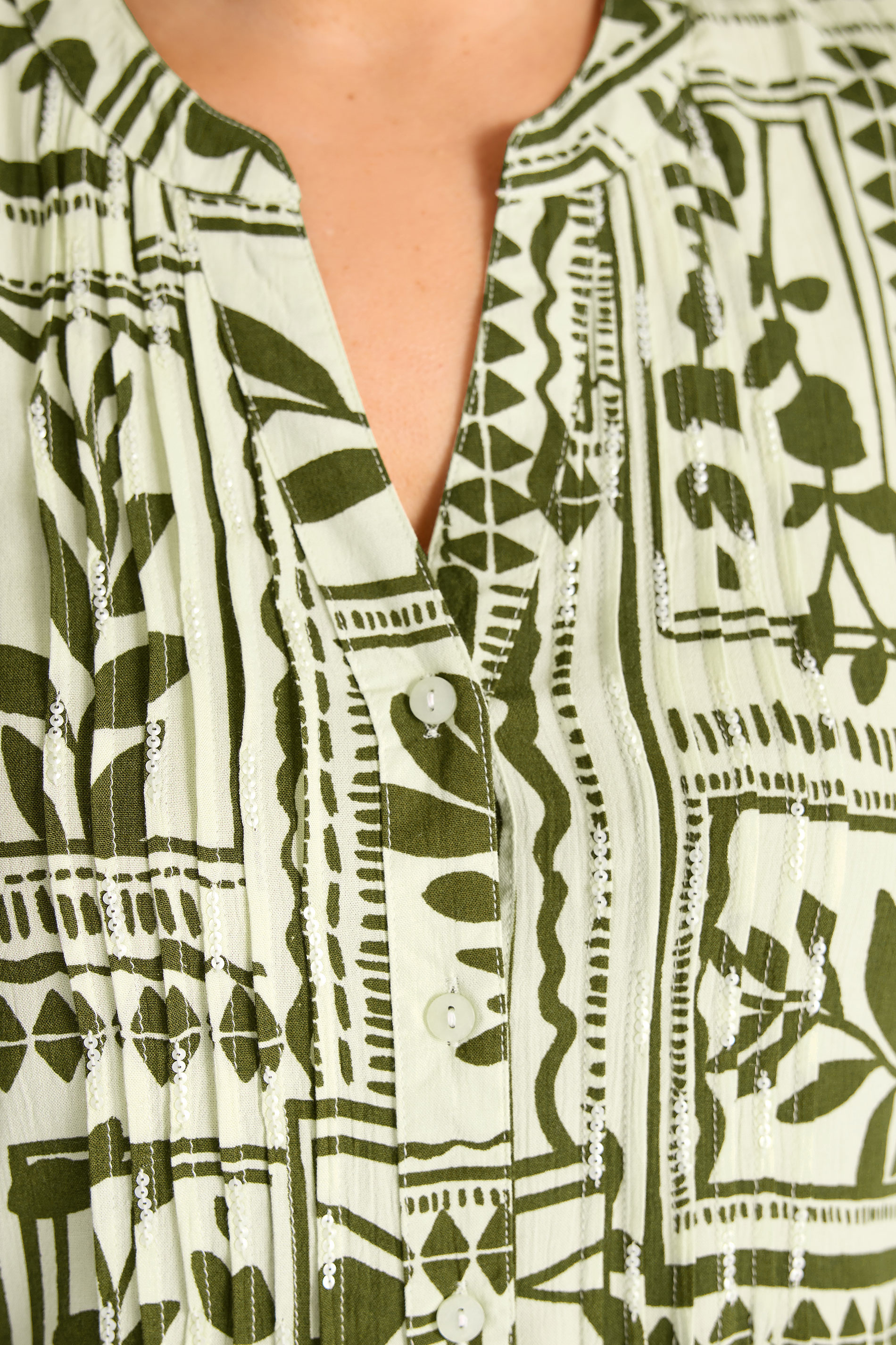 EVANS Plus Size Green Leaf Pintuck Sleeveless Shirt | Evans 5