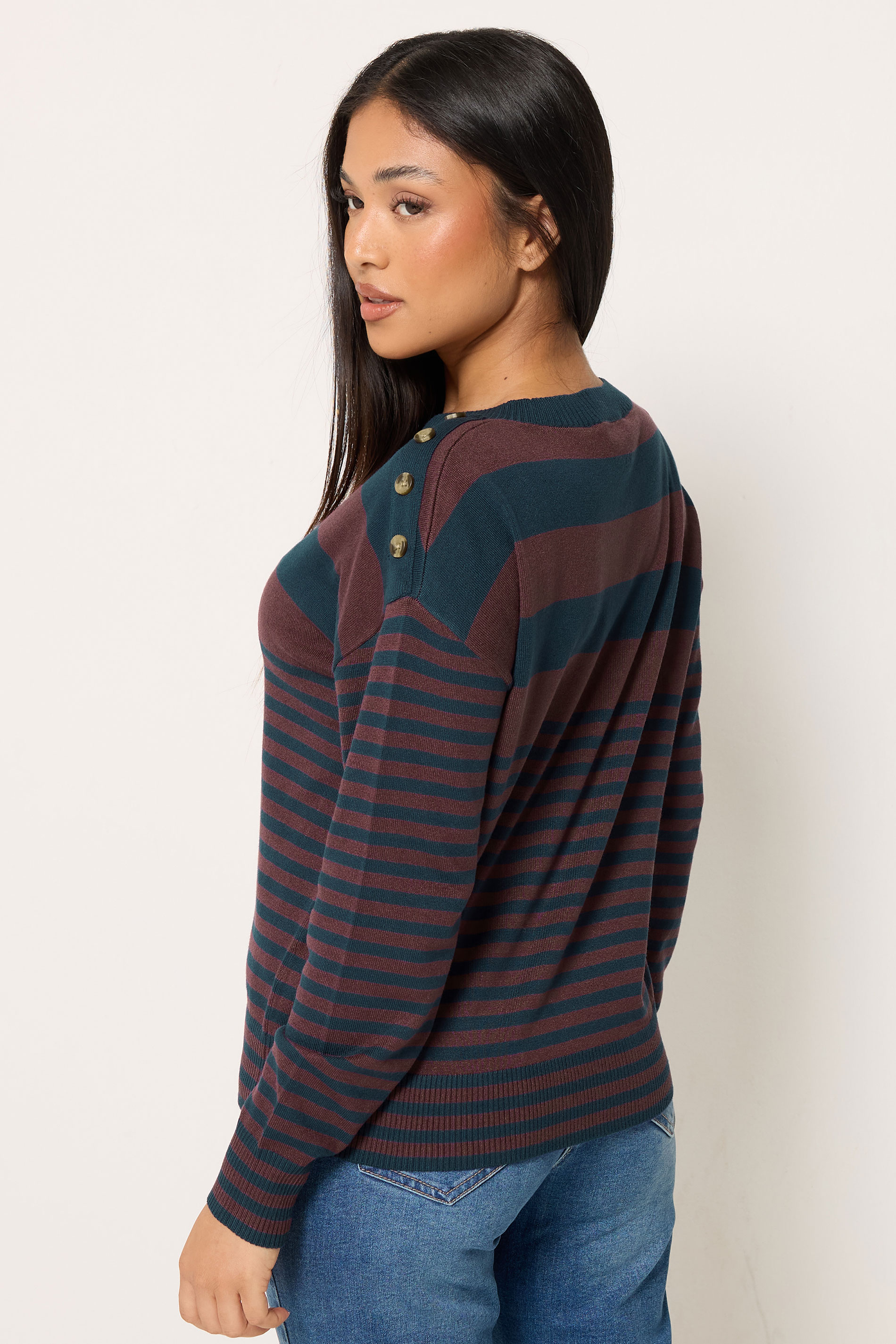 https://cdn.yoursclothing.com/Images/ProductImages/db363504-5818-4a_521348_C.jpg