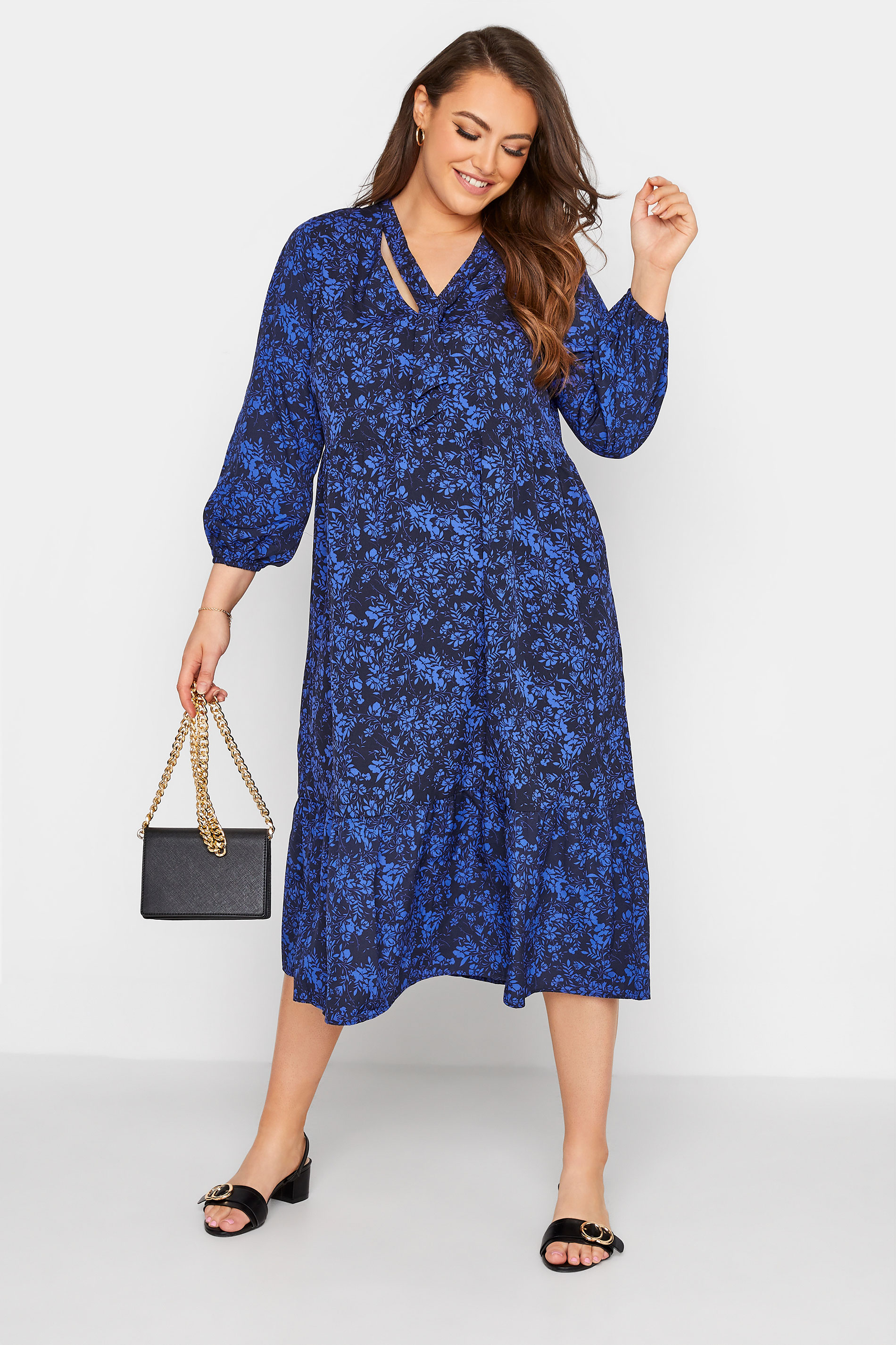 Robes Grande Taille Grande taille  Robes Mi-Longue | THE LIMITED EDIT - Robe Bleue Marine Midi Floral Smocké - WQ59809
