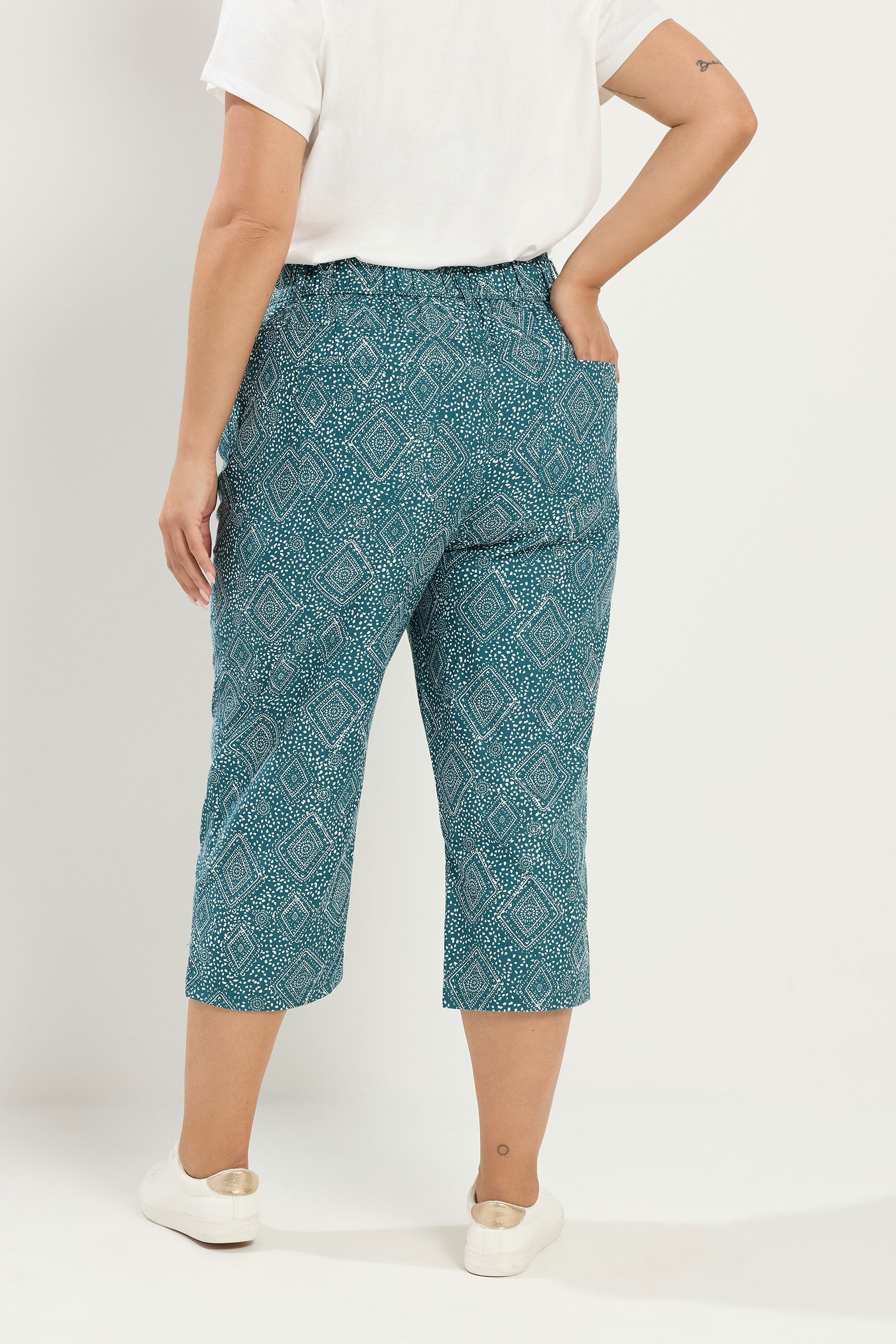 YOURS Plus Size Green Paisley Cropped Trousers | Yours Clothing 2