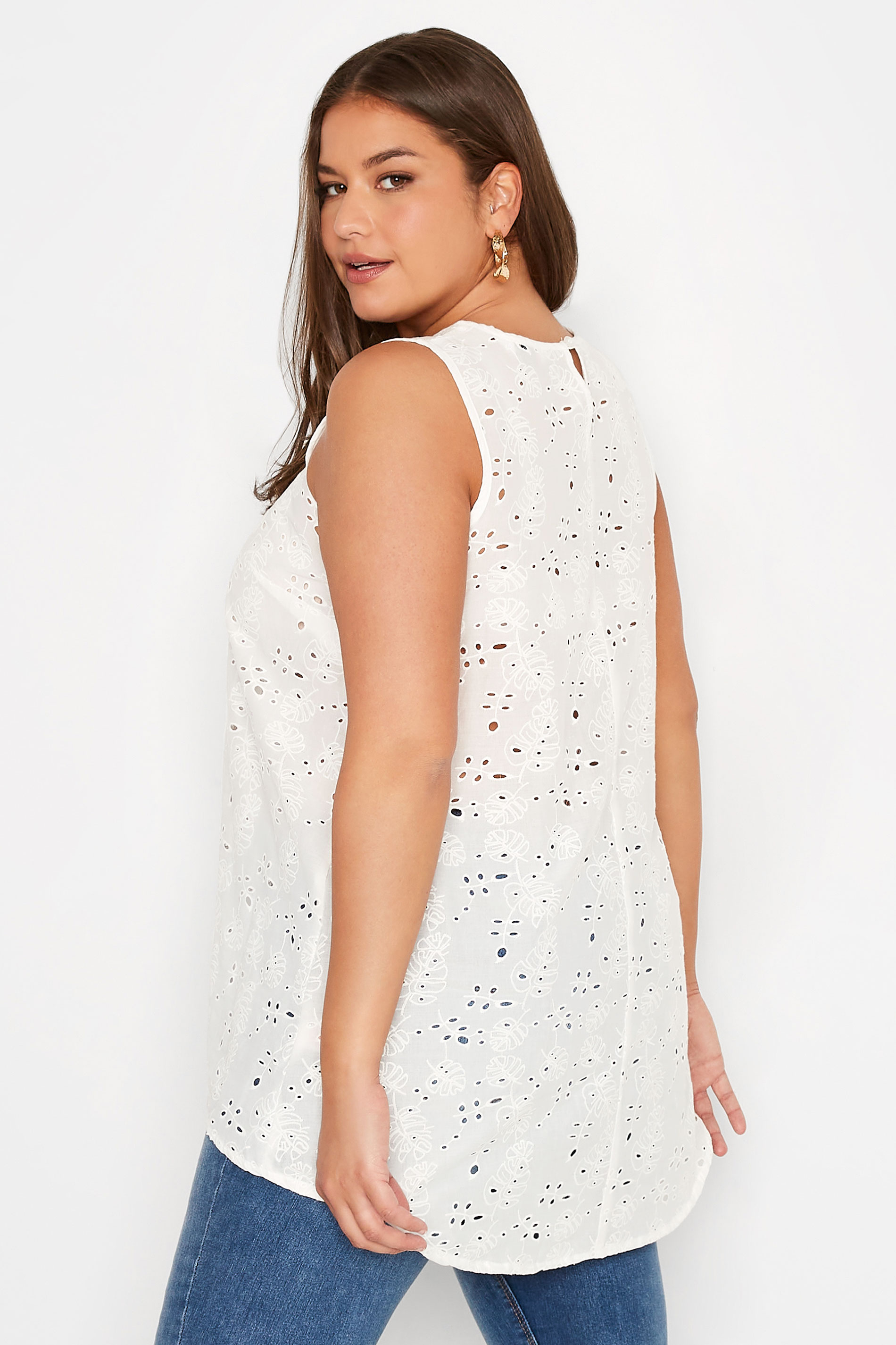 Plus Size White Broderie Anglaise Dipped Hemline Vest Top | Yours Clothing 3