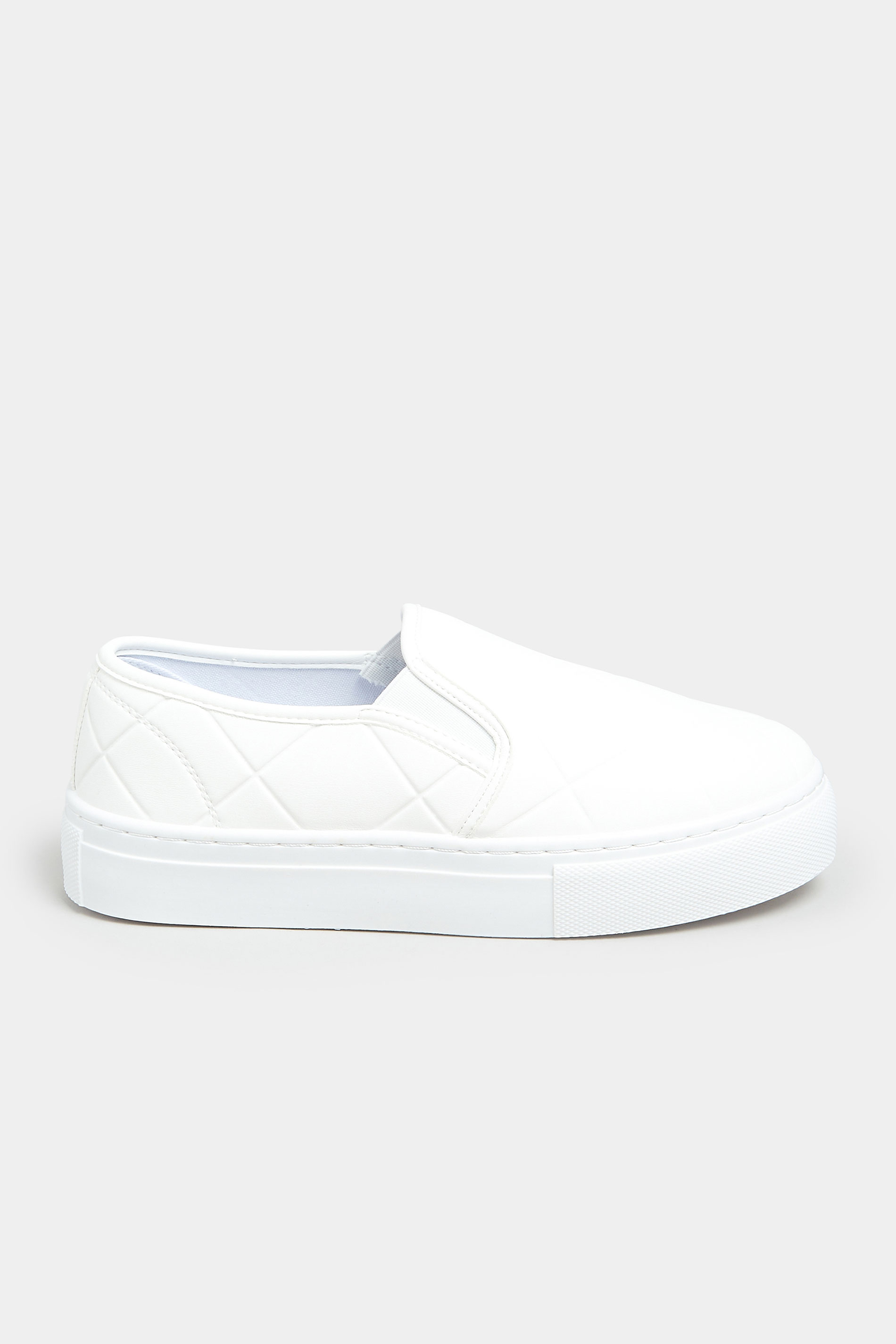 hulp Buskruit roterend White Quilted Slip-On Trainers In Extra Wide Fit | Yours Clothing