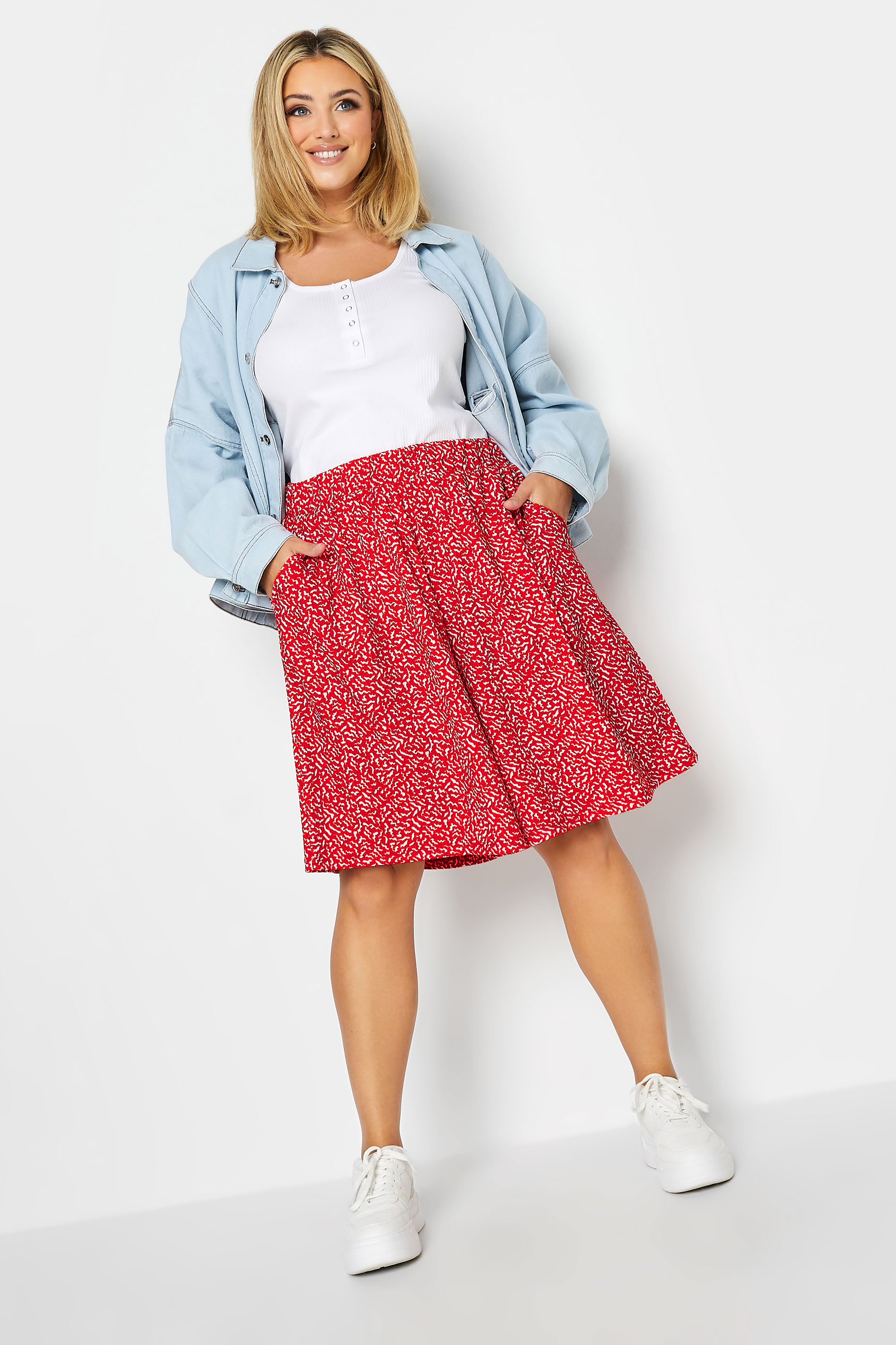 YOURS Plus Size Red Ditsy Print Pull On Shorts | Yours Clothing 2