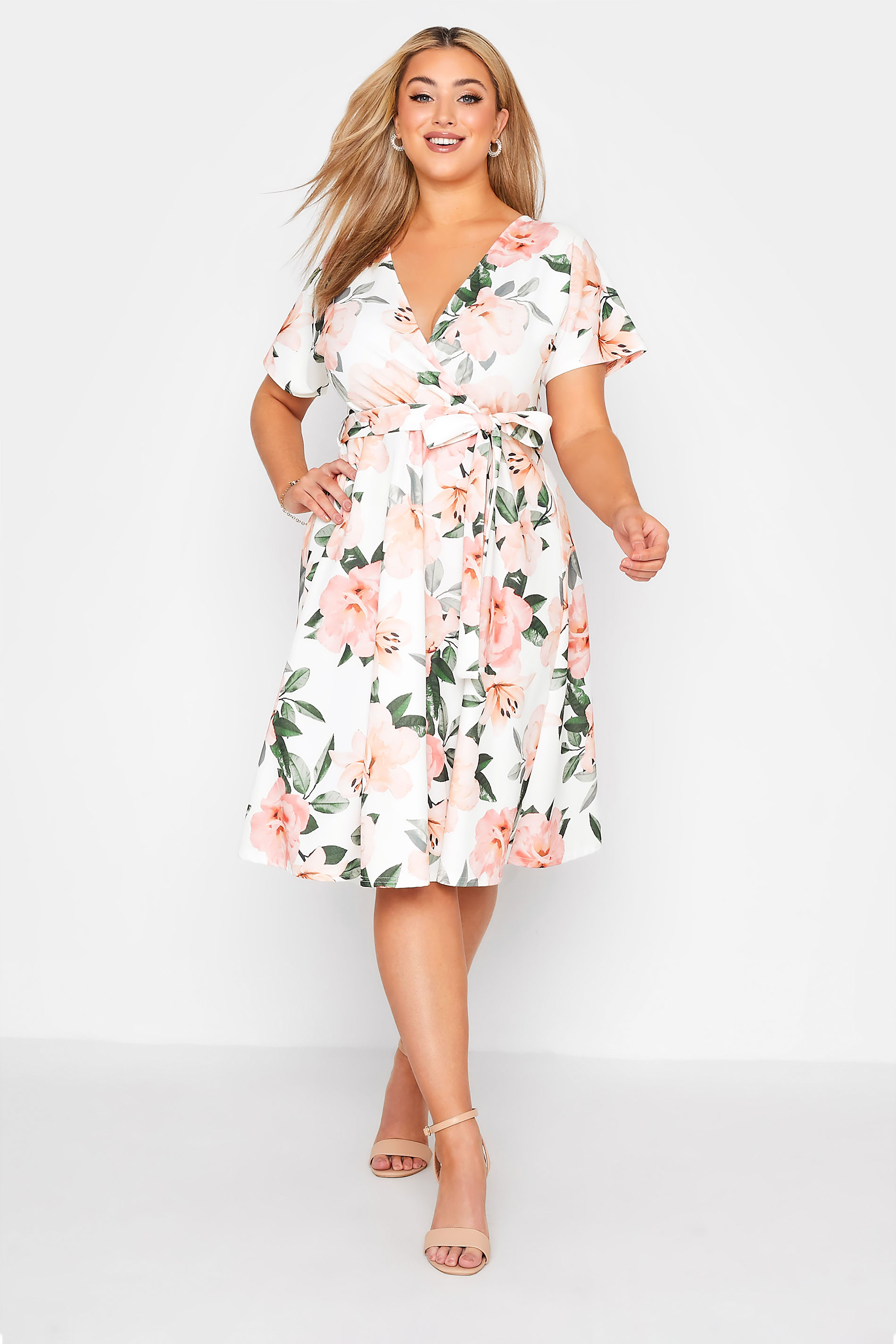 Robes Grande Taille Grande taille  Robes Patineuses | YOURS LONDON - Robe Blanche Floral Cache-Coeur - TI24221