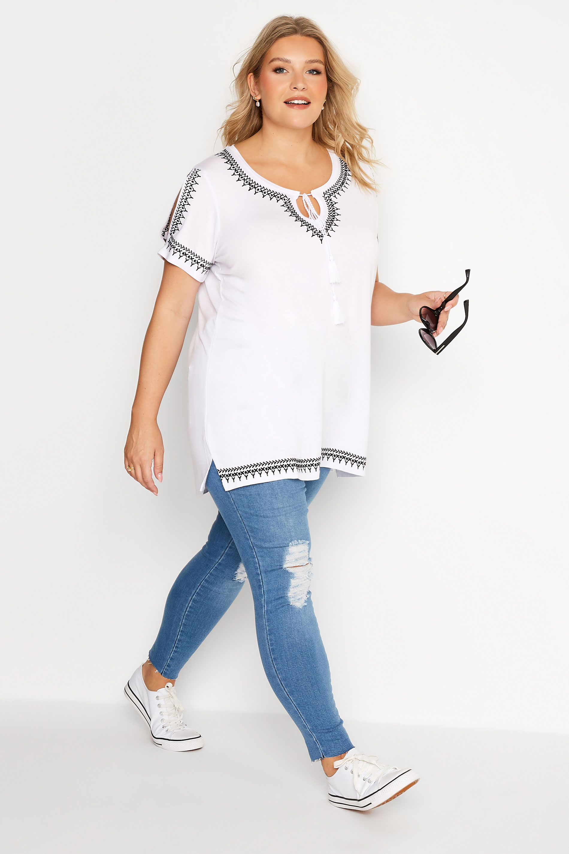 Grande taille  Tops Grande taille  Tops Casual | Curve White Aztec Embroidered Cold Shoulder Top - AT27940