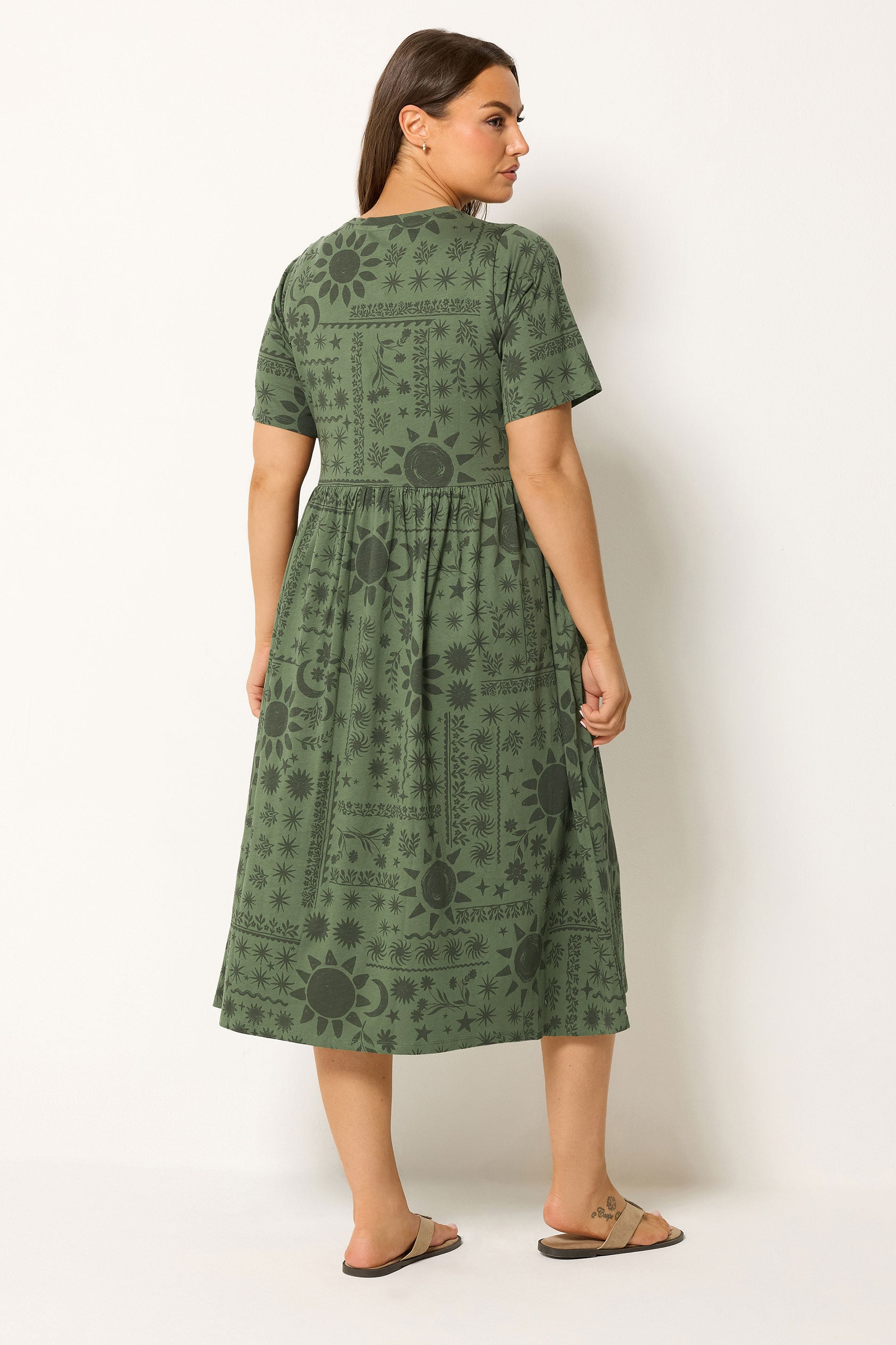 YOURS Plus Size Khaki Green Mixed Floral Throw on Smock Dress | Yours Clothing 2
