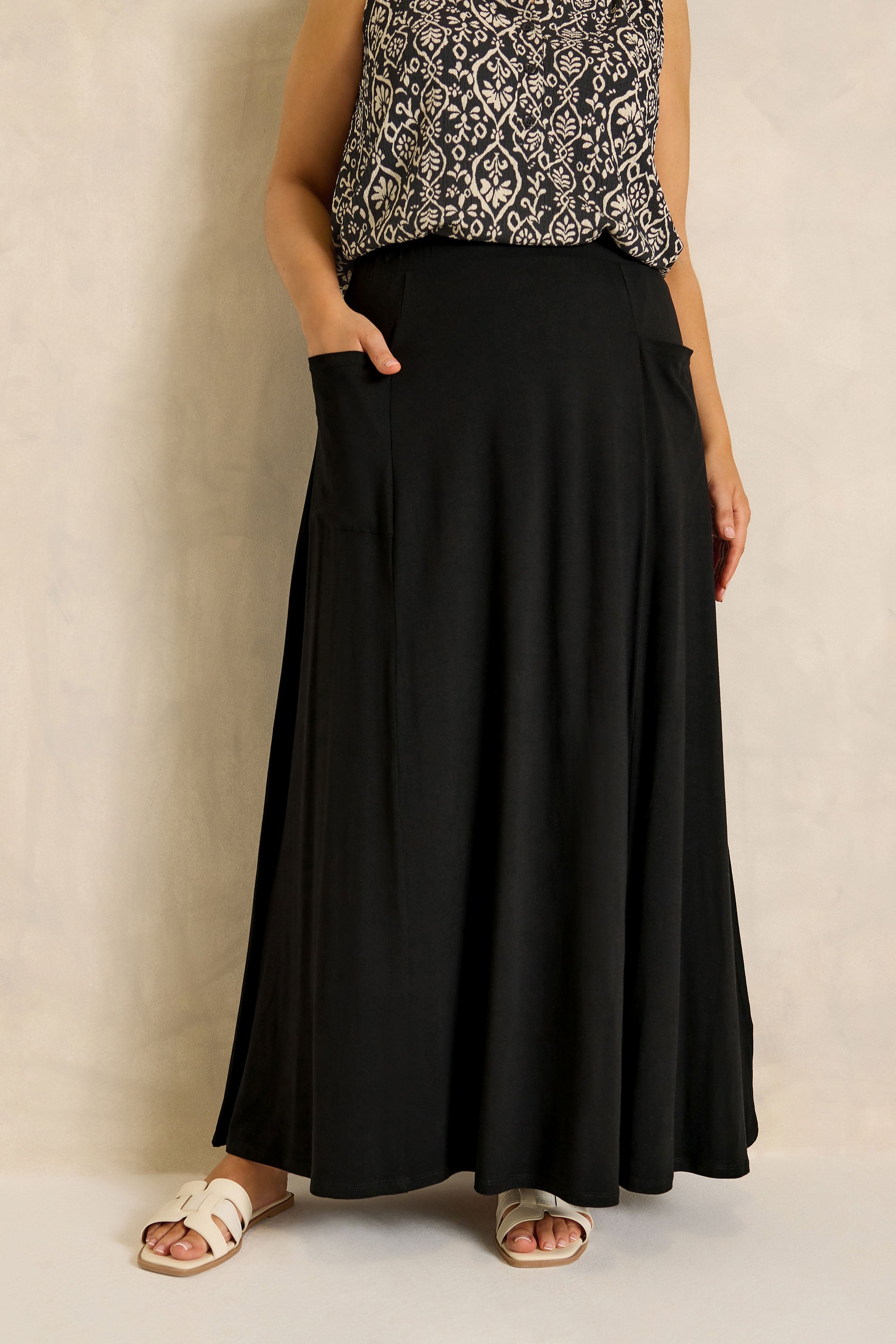 EVANS Plus Size Black Stretch Jersey Midaxi Skirt | Evans 3