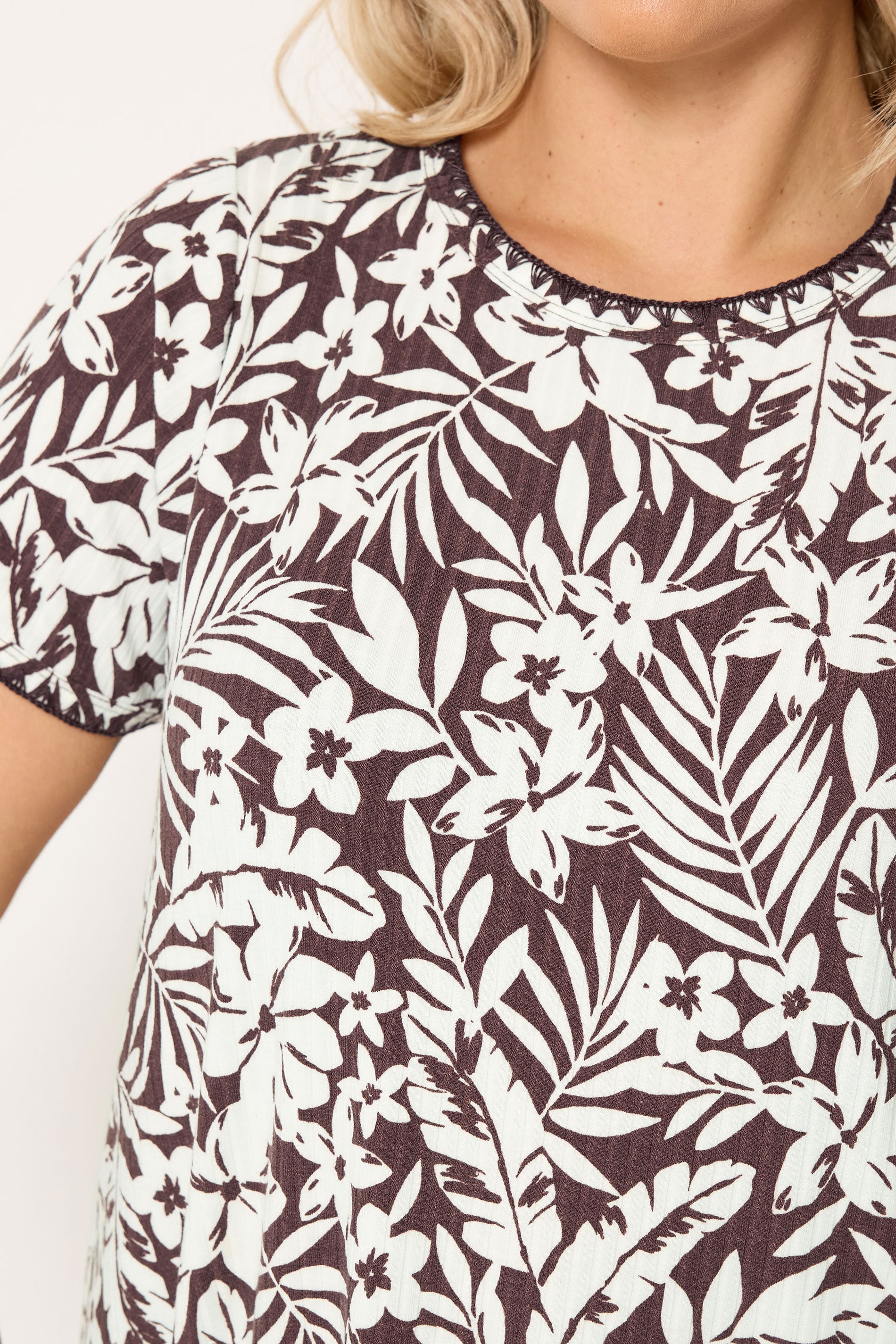 YOURS Plus Size Brown Leaf Contrast Stitch Swing T-Shirt | Yours Clothing 4