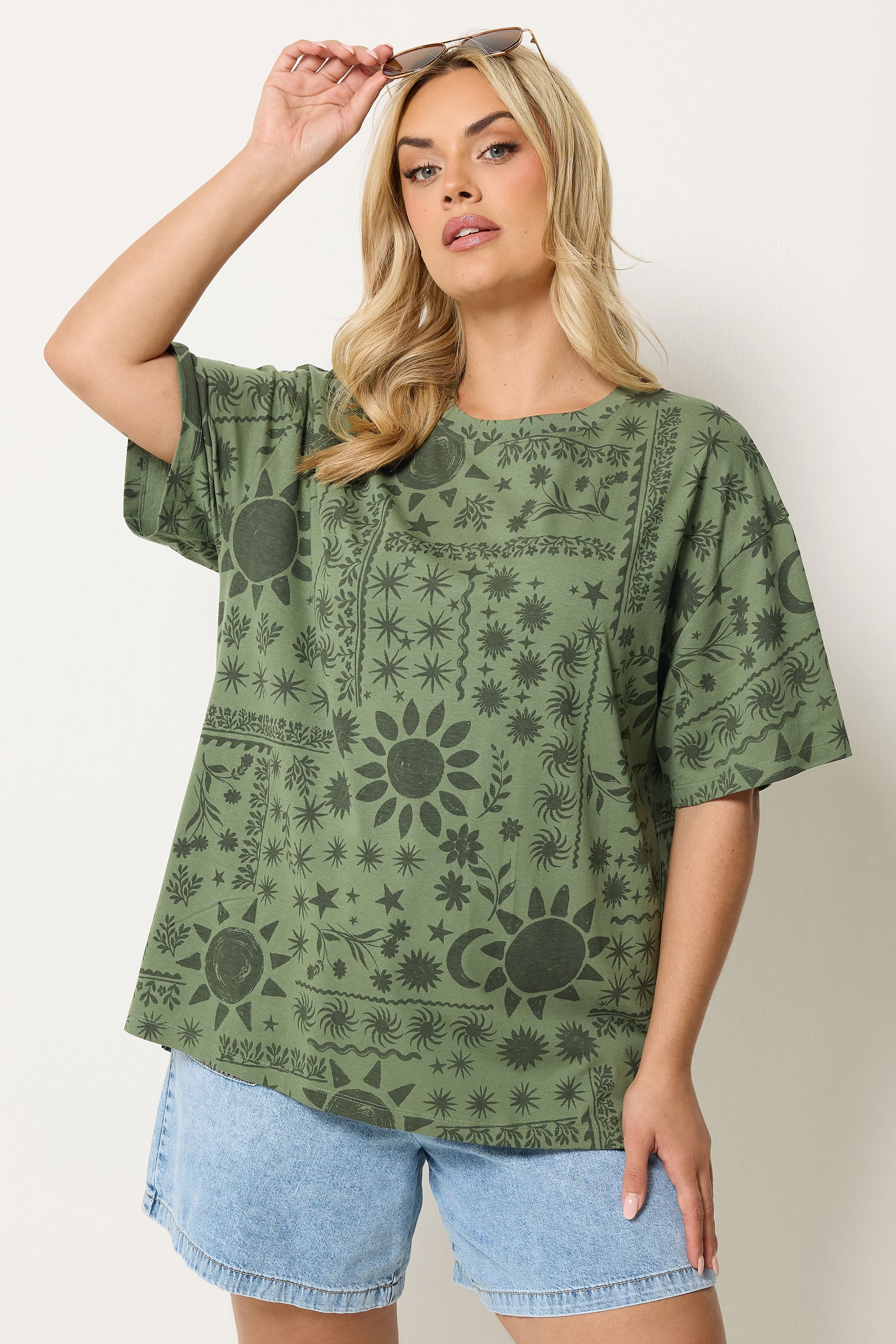 YOURS Plus Size Green Summer Print Boxy T-Shirt | Yours Clothing 3