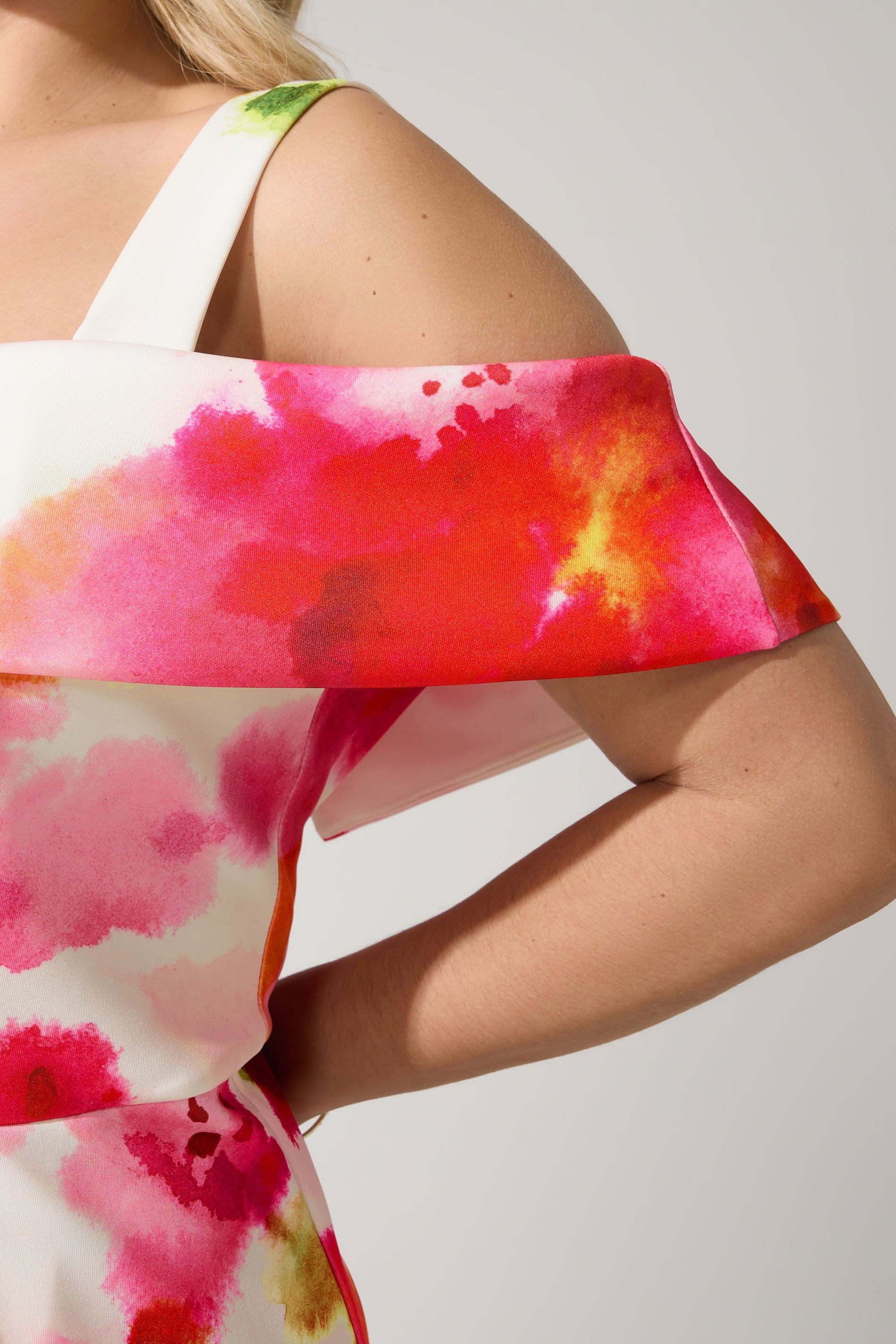 YOURS LONDON Plus Size  White Cold Shoulder Abstract Skater Dress | Yours Clothing 4