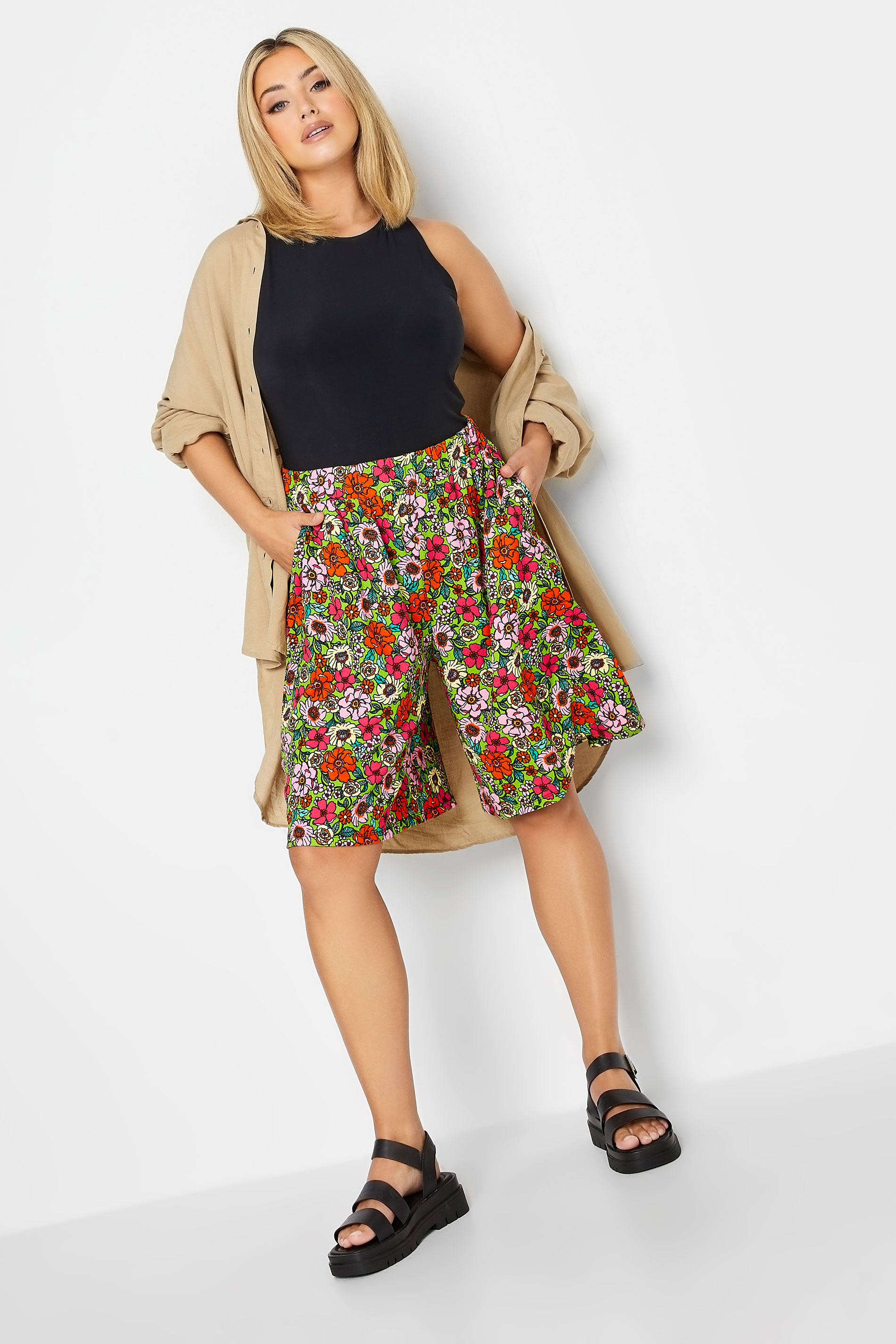 YOURS Plus Size Green Floral Print Pull On Shorts | Yours Clothing 2