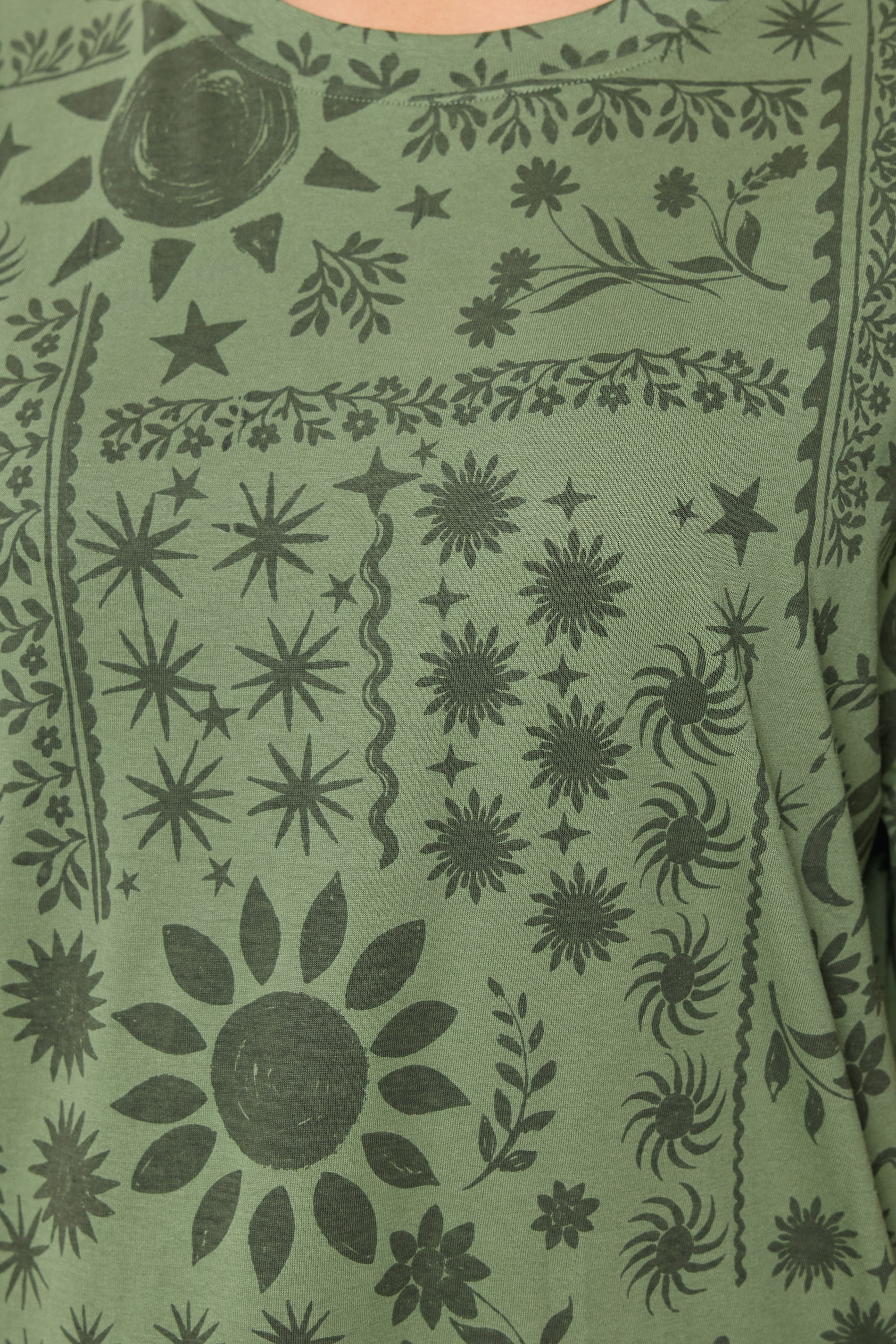 YOURS Plus Size Green Summer Print Boxy T-Shirt | Yours Clothing 4