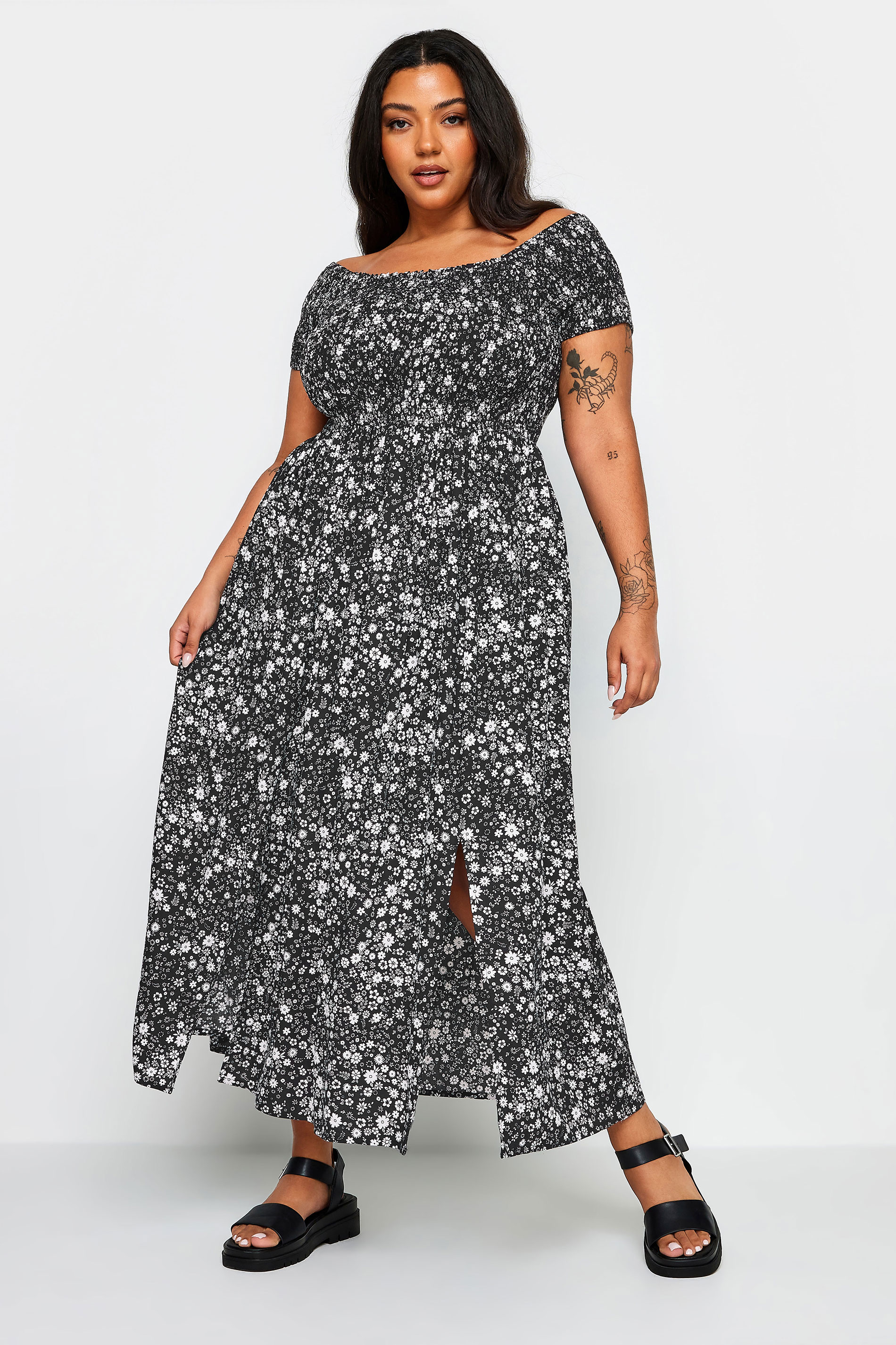 YOURS Plus Size Black Ditsy Floral Print Shirred Maxi Dress | Yours Clothing 2