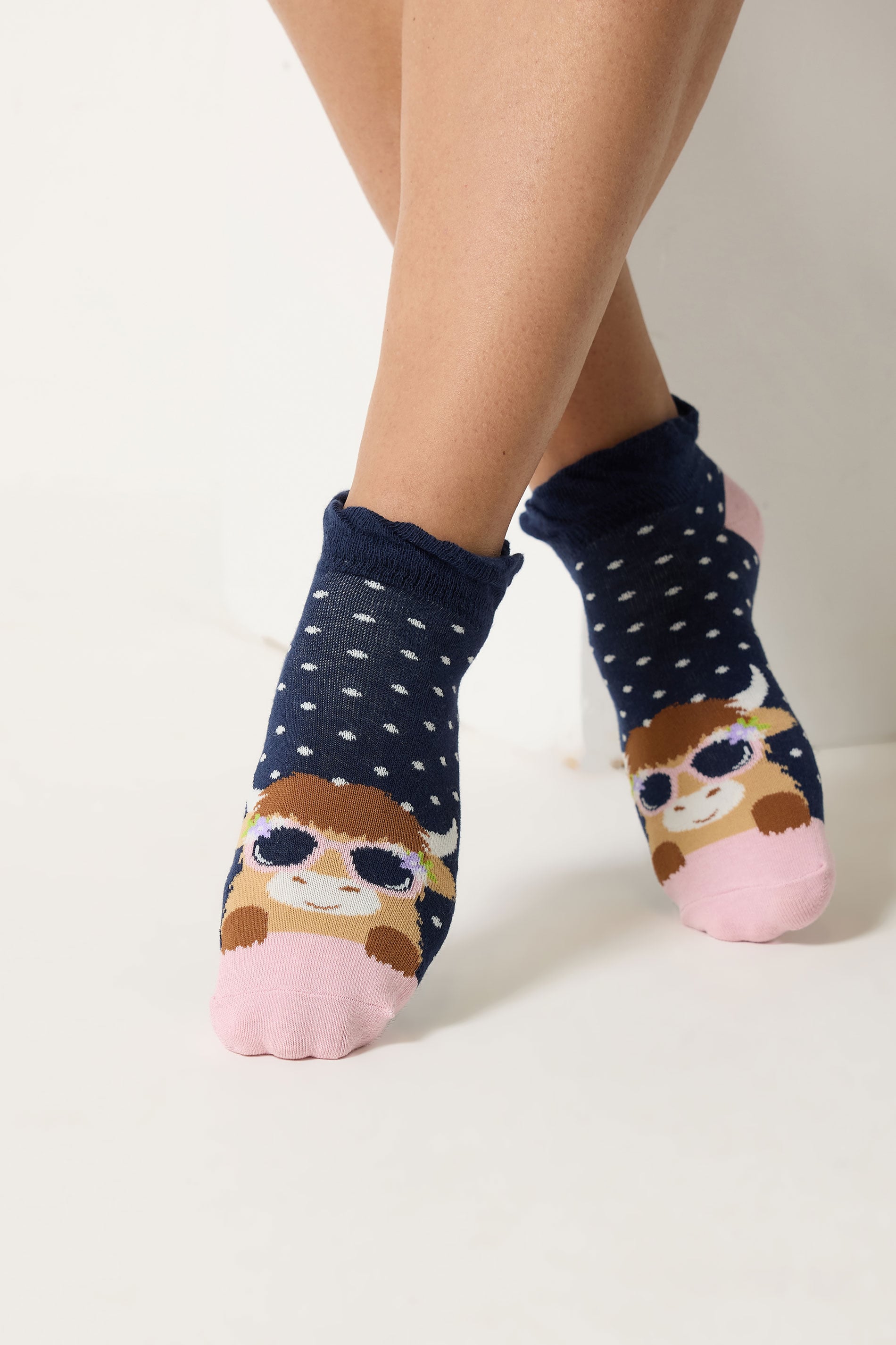 YOURSET 4 PACK  Highland Cow Print Trainer Liner | Yours Clothing 2