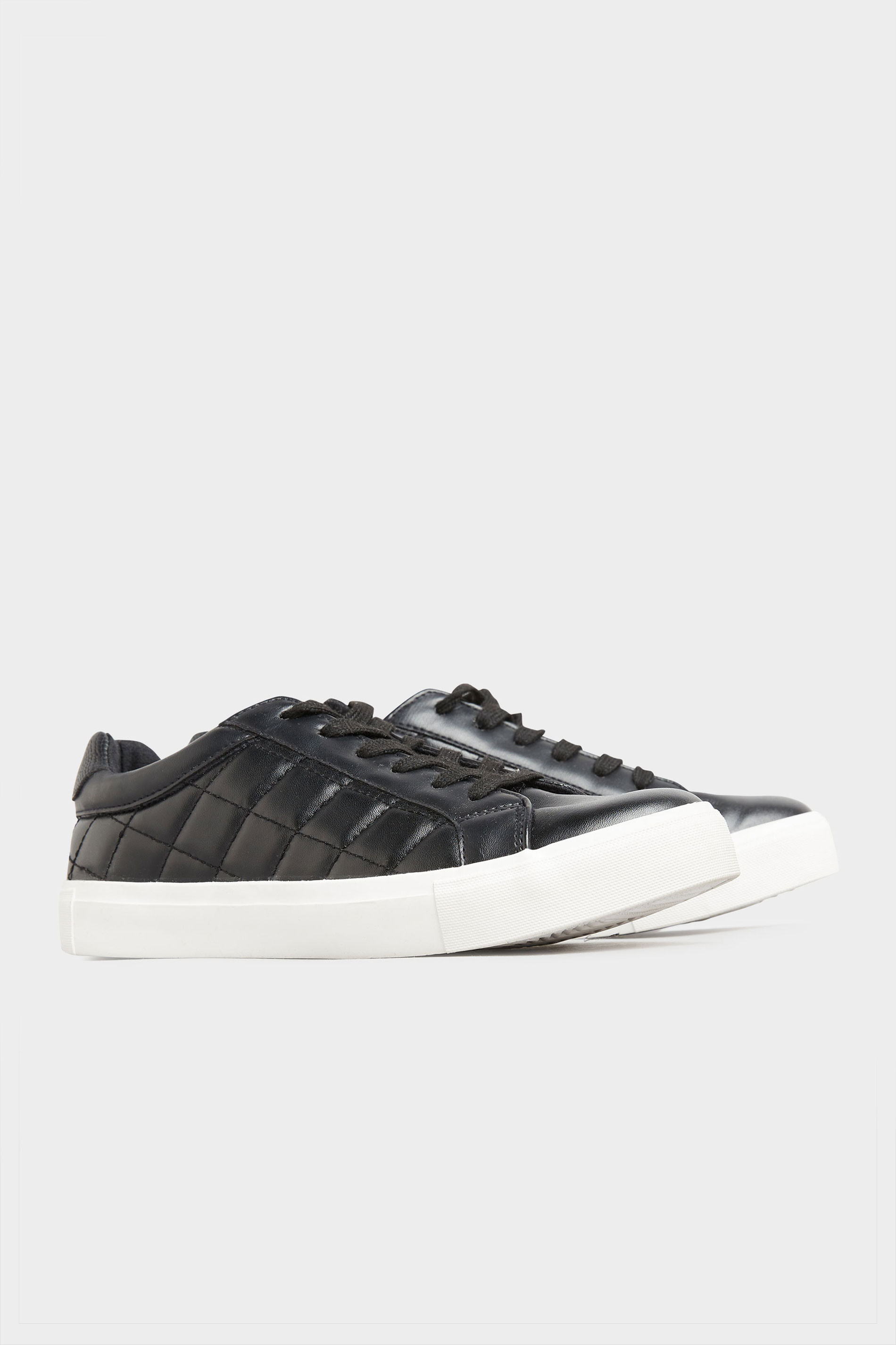 Grande taille  Trainers Grande taille  Slip On Trainers | LTS Black Quilted Trainers In Standard D Fit - ZA82140