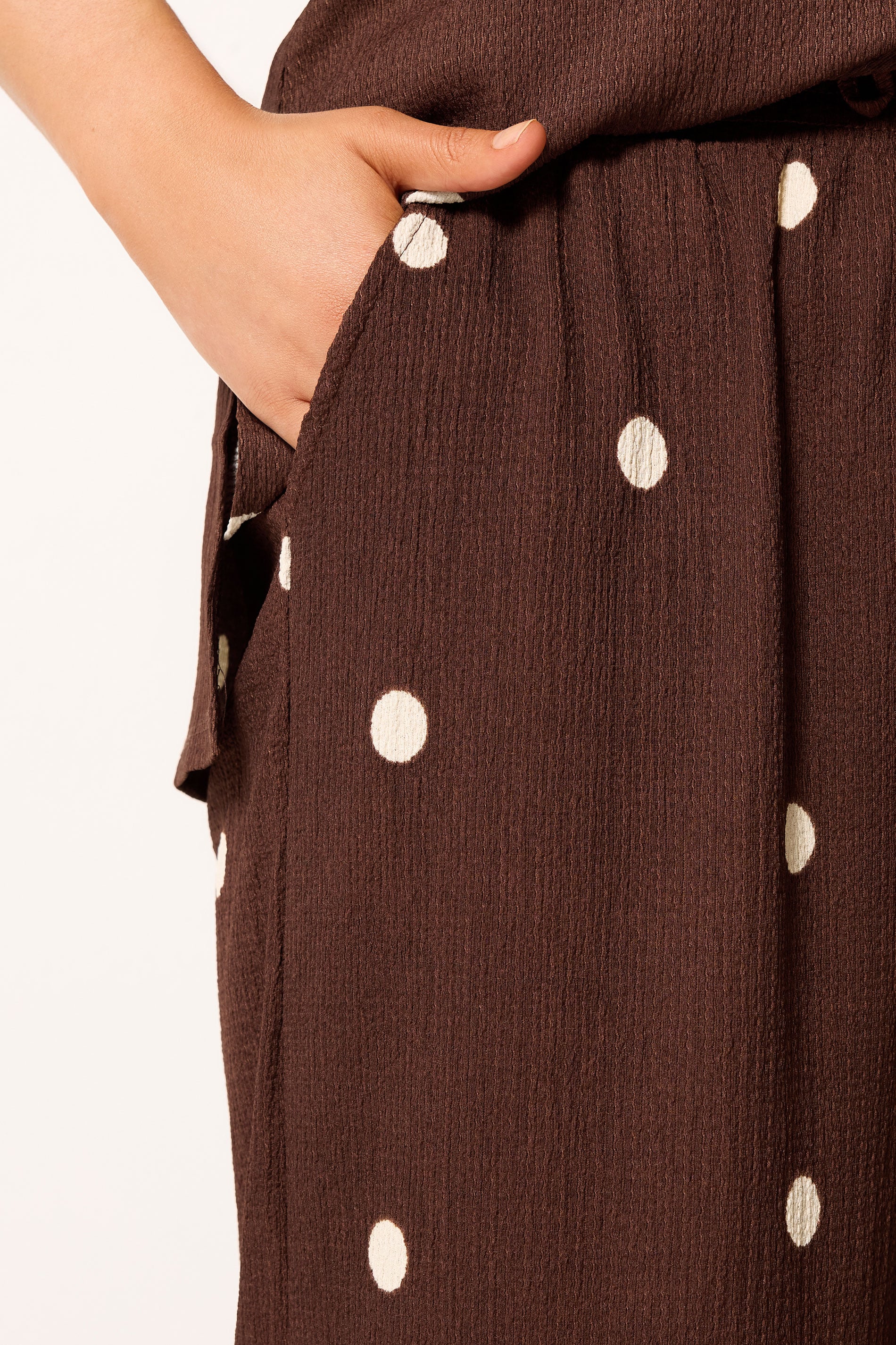 YOURS Plus Size Chocolate Brown Polka Dot Crinkle Trousers | Yours Clothing 4