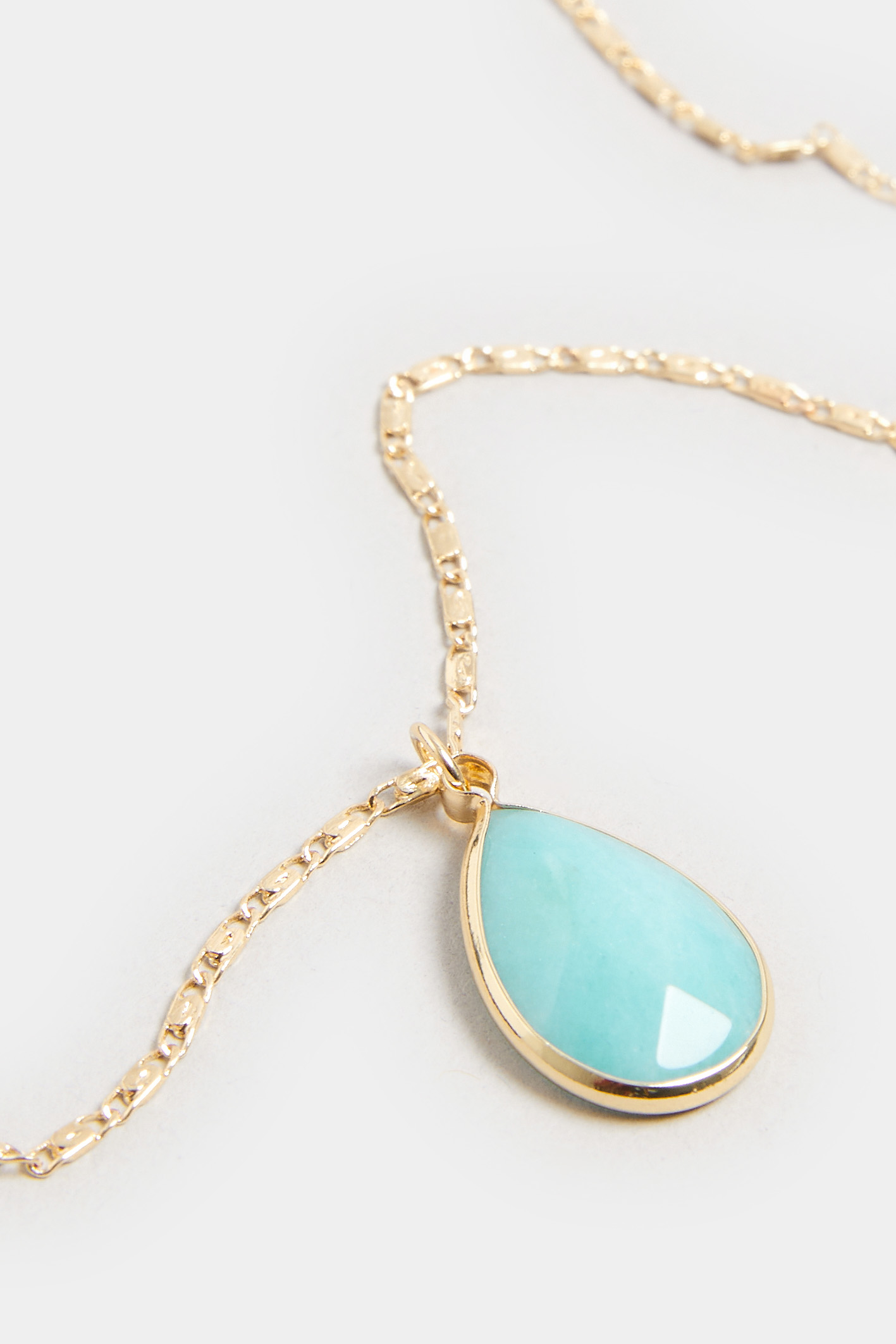Gold Tone Gemstone Pendant Necklace 3