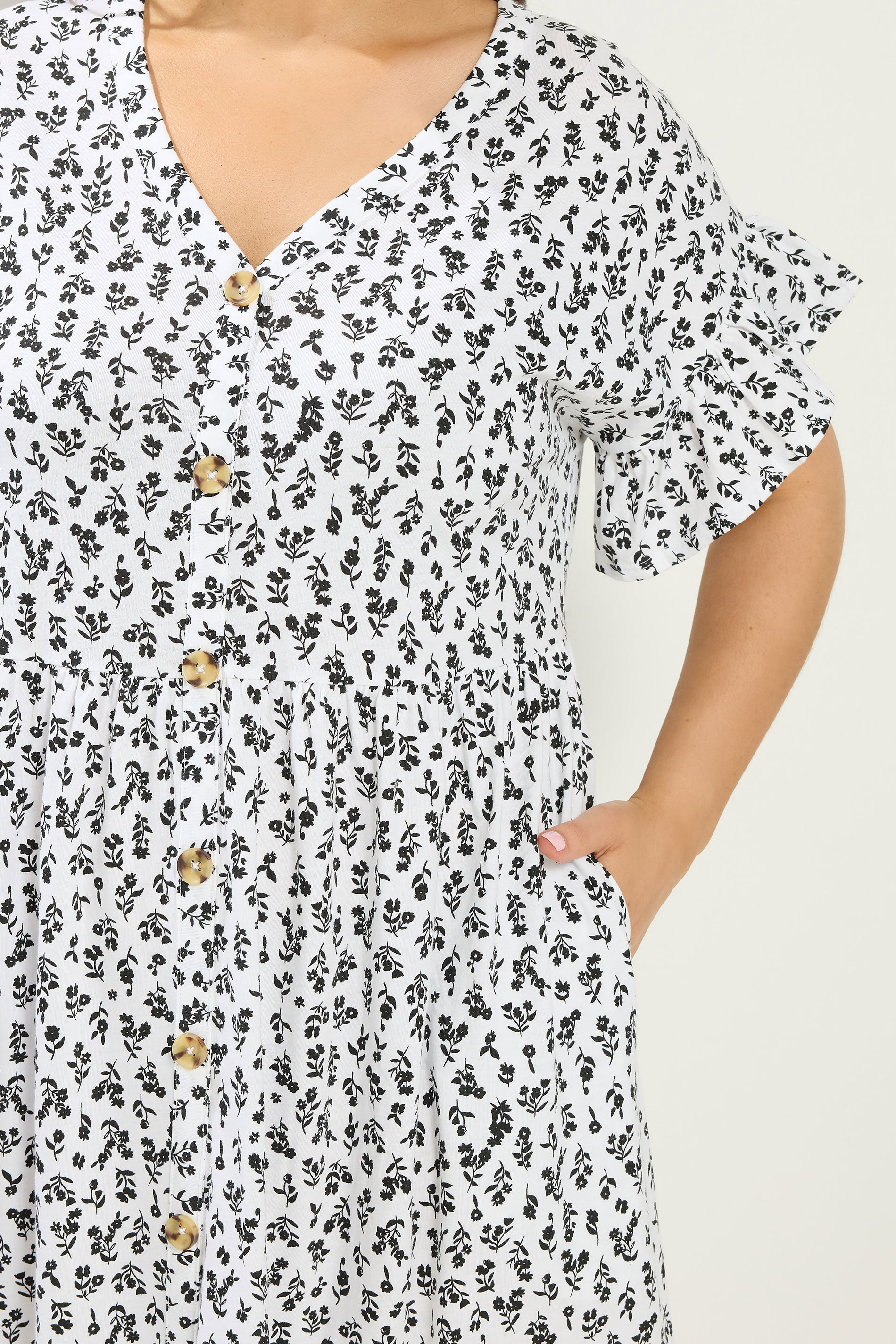 YOURS Plus Size White Floral Frill Sleeve Dress | Yours Clothing 4