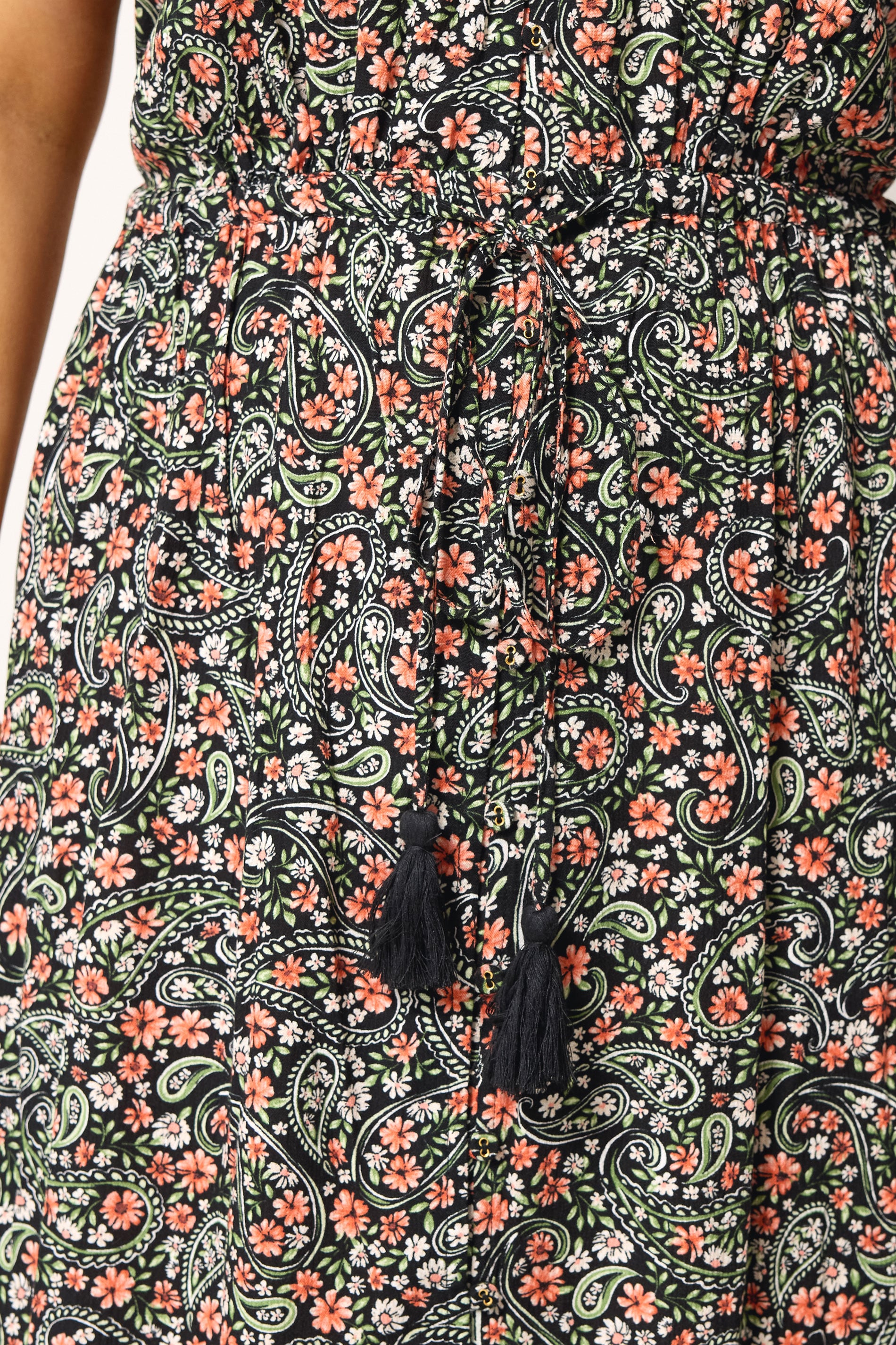 YOURS Plus Size Black Ditsy Floral Border Detail Dress | Yours Clothing 5