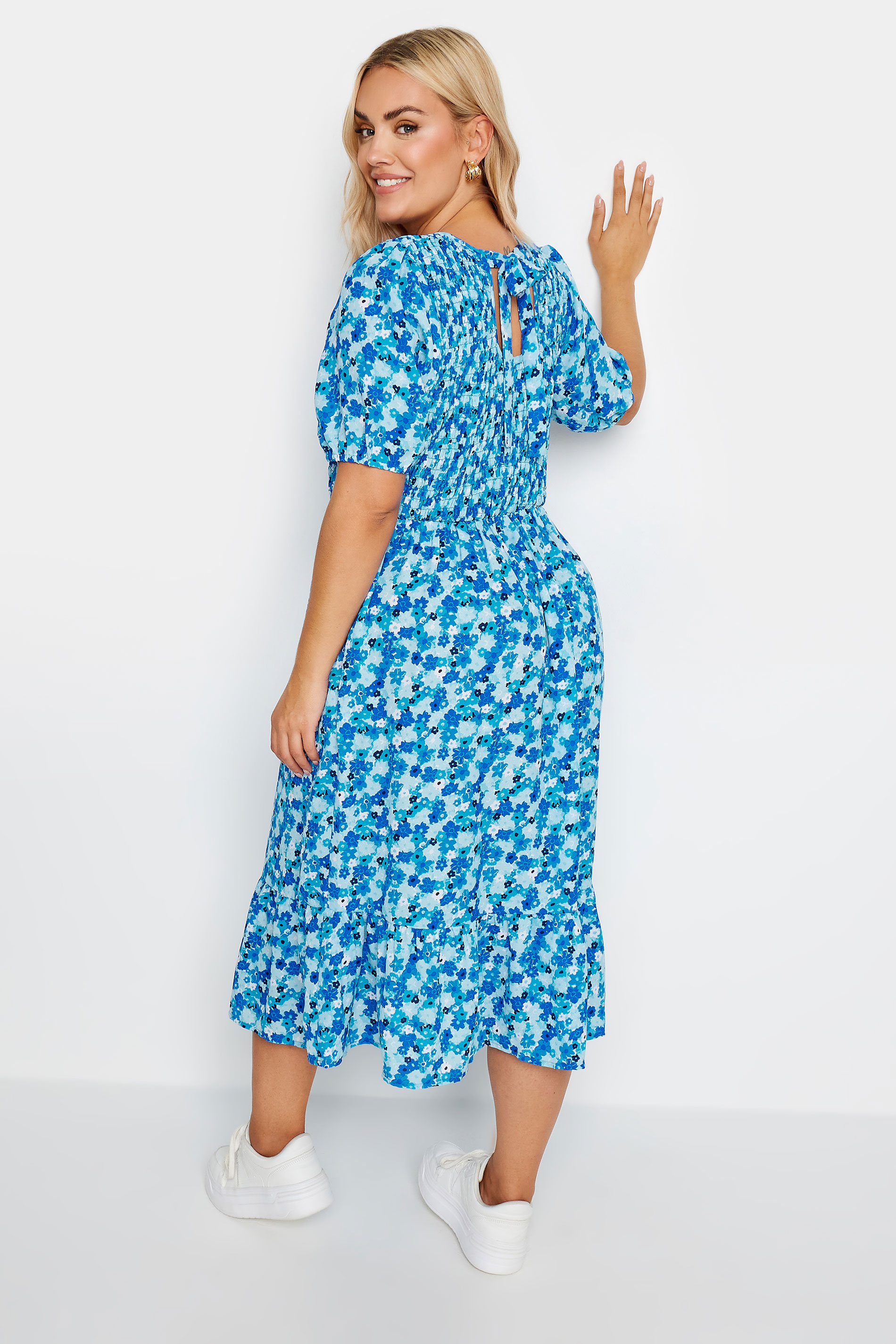 LIMITED COLLECTION Plus Size Blue Floral Print Shirred Midaxi Dress | Yours Clothing 3
