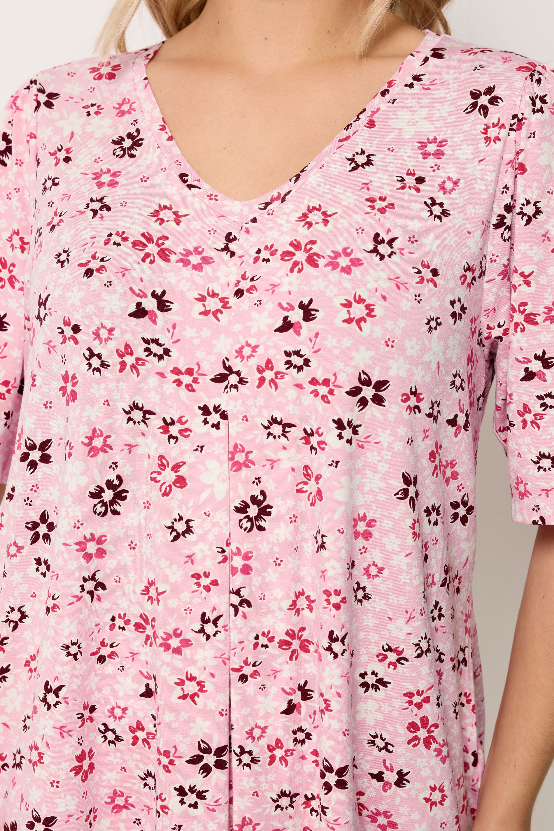 YOURS Plus Size Pink Floral Pleat Angel Sleeve Swing Top | Yours Clothing 4