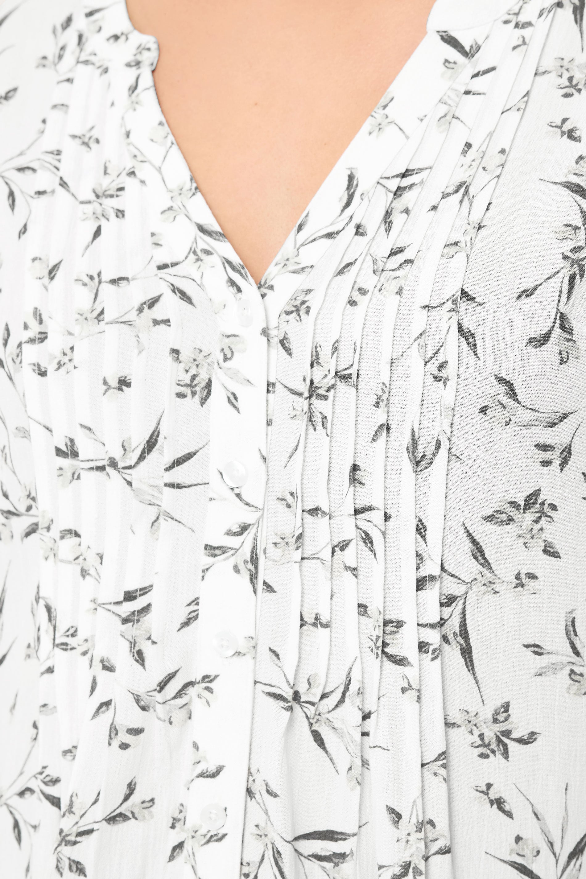 YOURS Plus Size White Leaf Print Pintuck Blouse | Yours Clothing 4