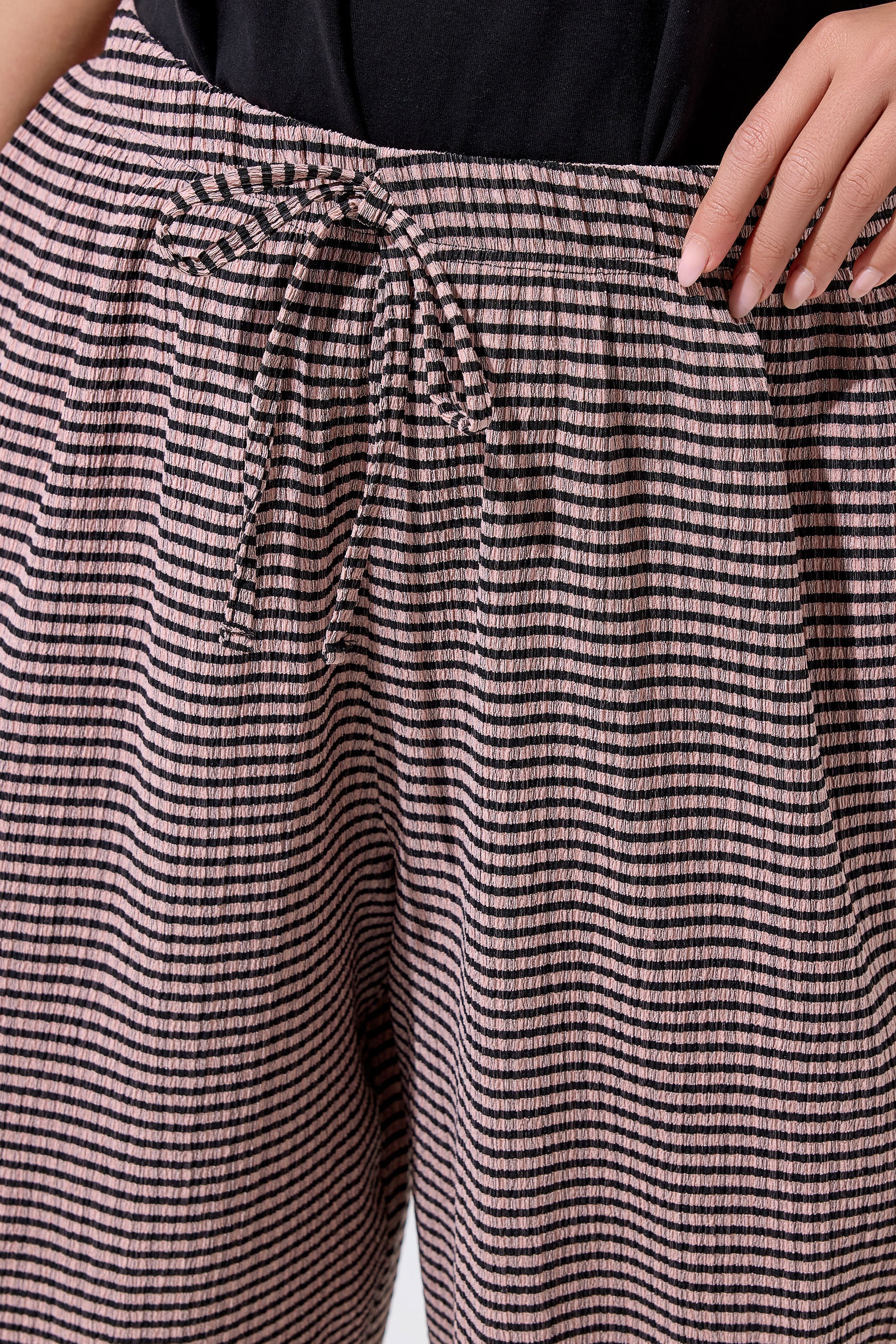 LIMITED COLLECTION Plus Size Pink Gingham Crinkle Wide Leg Trousers | Yours Clothing 4