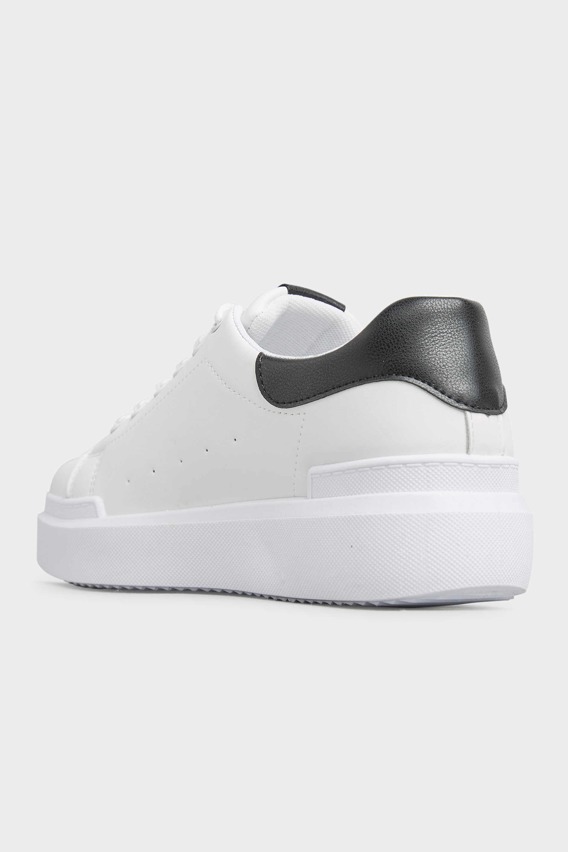 Chaussures Pieds Larges Tennis & Baskets (Regular Fit & Pieds Larges) | LIMITED COLLECTION - Tennis Blanches & Noires - IQ09007