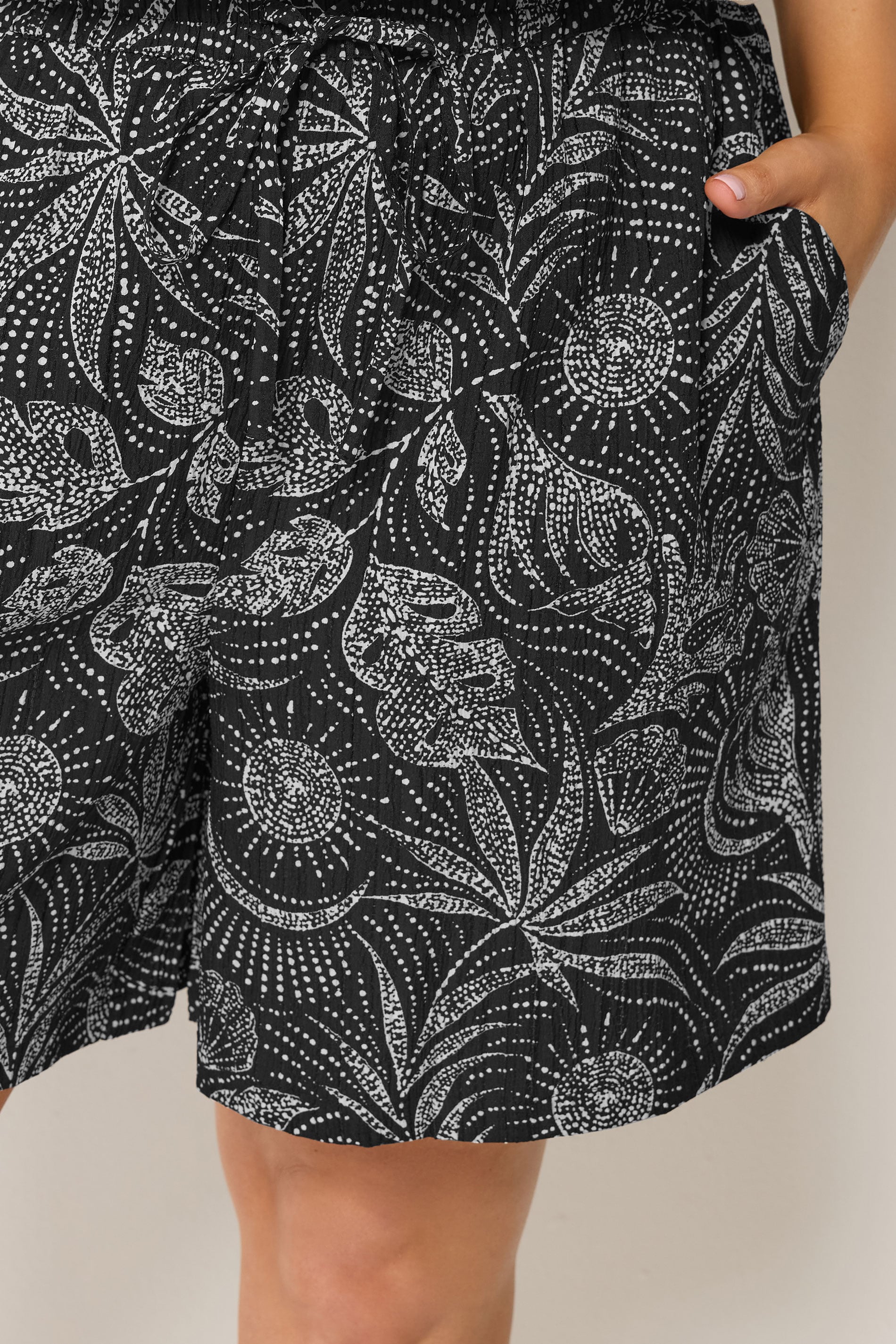 YOURS Plus Size Black Mixed Summer Print Crinkle Shorts | Yours Clothing 4